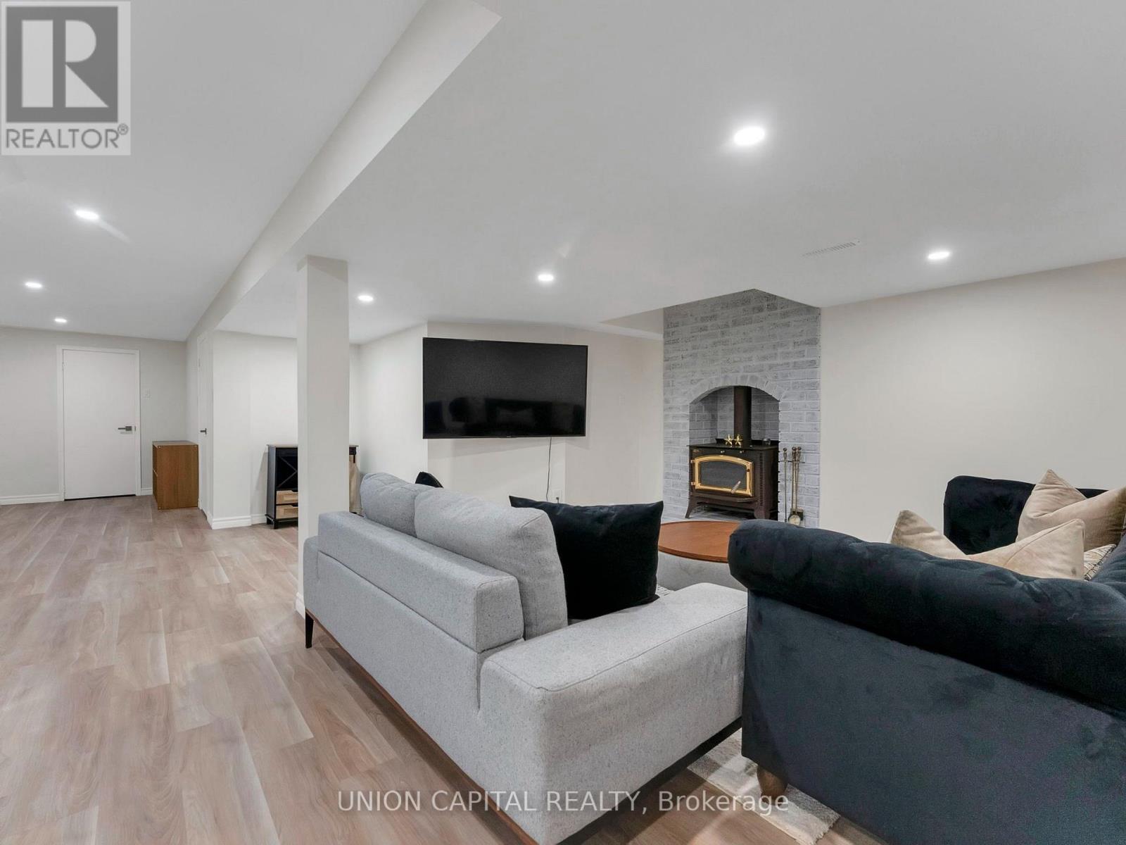 772 Pebble Court, Pickering, Ontario  L1V 3P3 - Photo 32 - E13680148