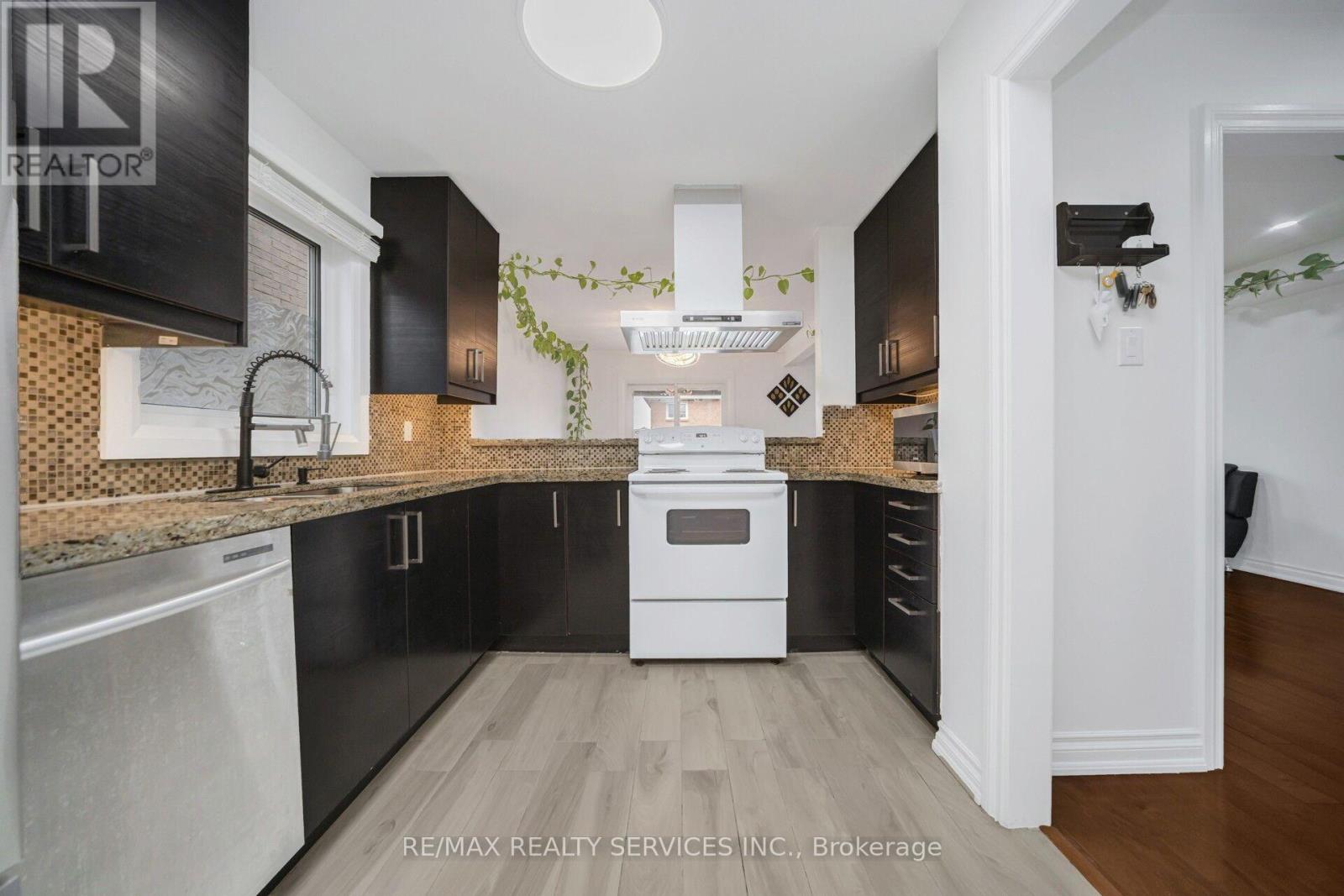 19 Wayne Nicol Drive, Brampton, Ontario L6X 3Z2 - Photo 12 - W13676238