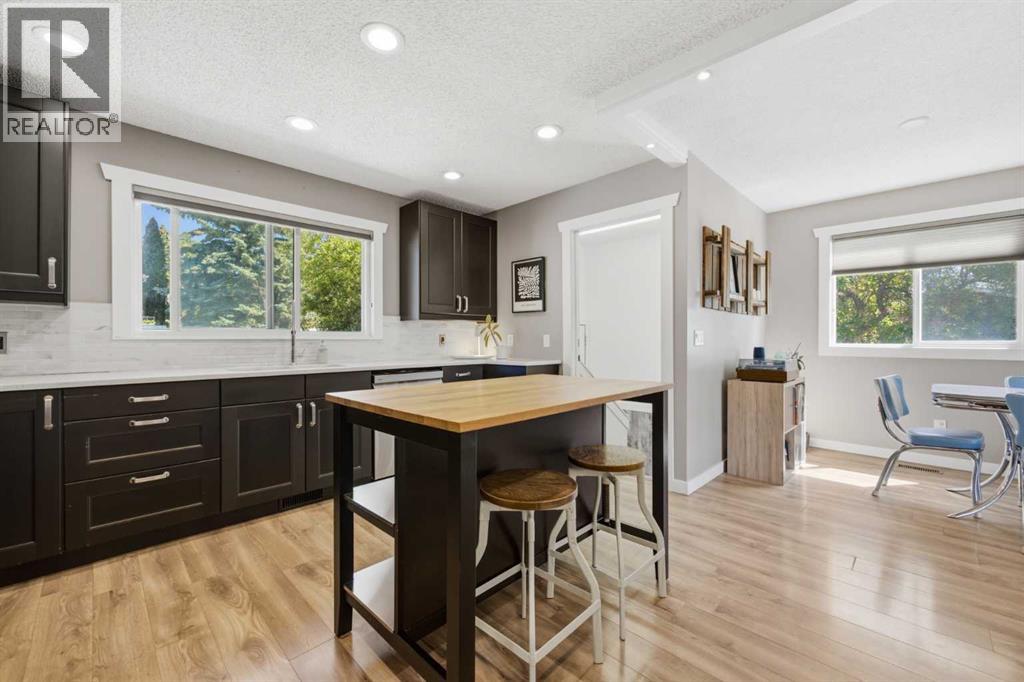 7304 Silver Springs Road NW, Calgary, Alberta  T3B 4E6 - Photo 12 - A2318435