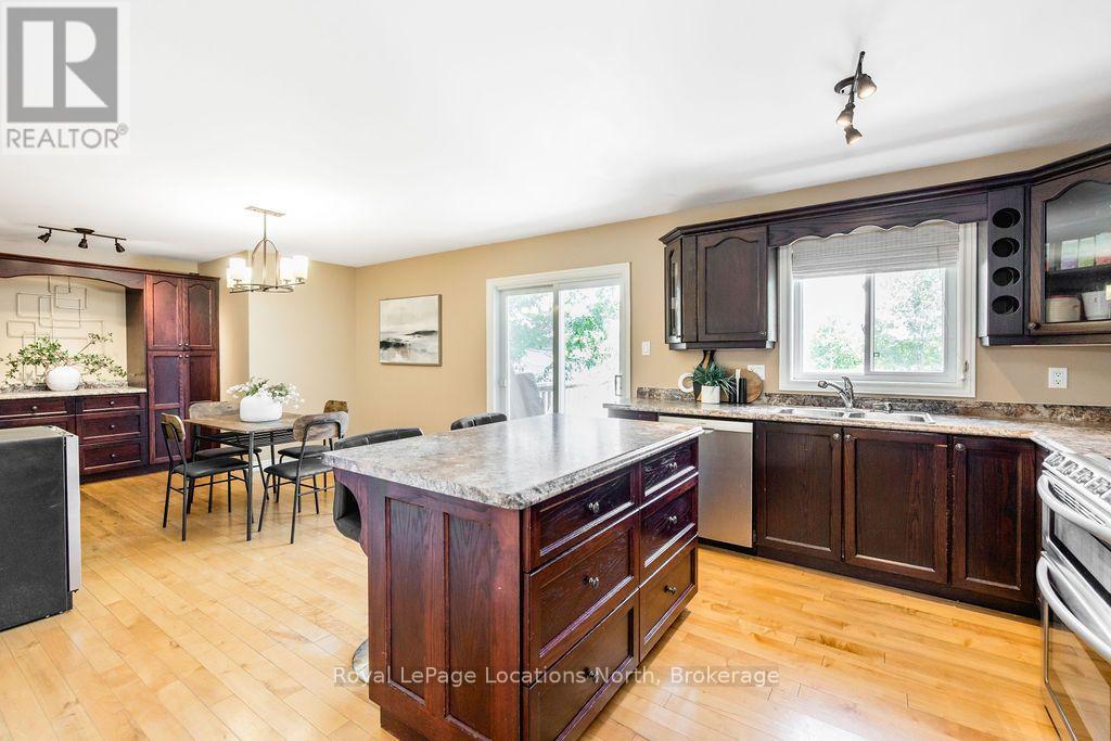 28 Marl Creek Drive, Springwater, Ontario  L0L 2K0 - Photo 12 - S13673116