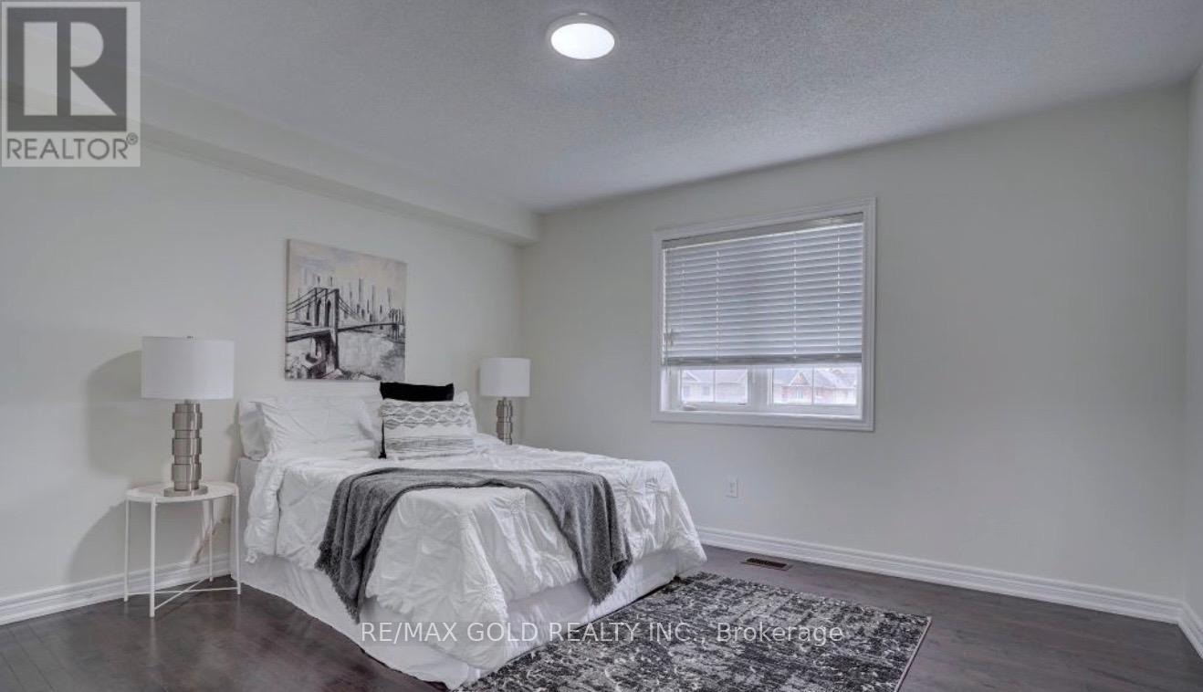 35 Saint Dennis Road, Brampton, Ontario  L6R 3W7 - Photo 13 - W13652486