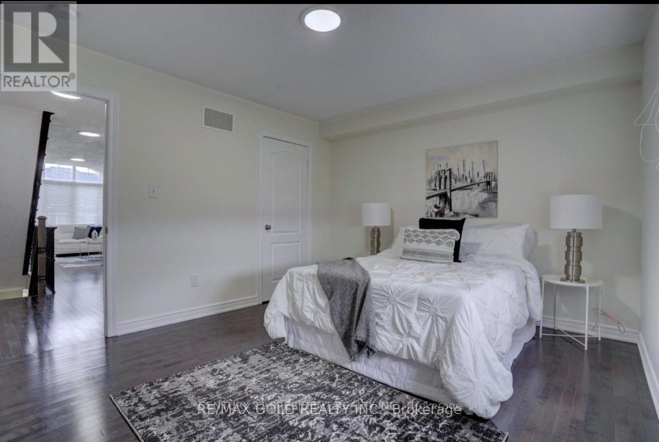 35 Saint Dennis Road, Brampton, Ontario  L6R 3W7 - Photo 14 - W13652486