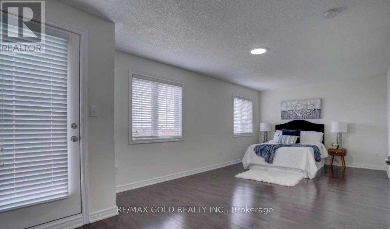 35 Saint Dennis Road, Brampton, Ontario  L6R 3W7 - Photo 17 - W13652486