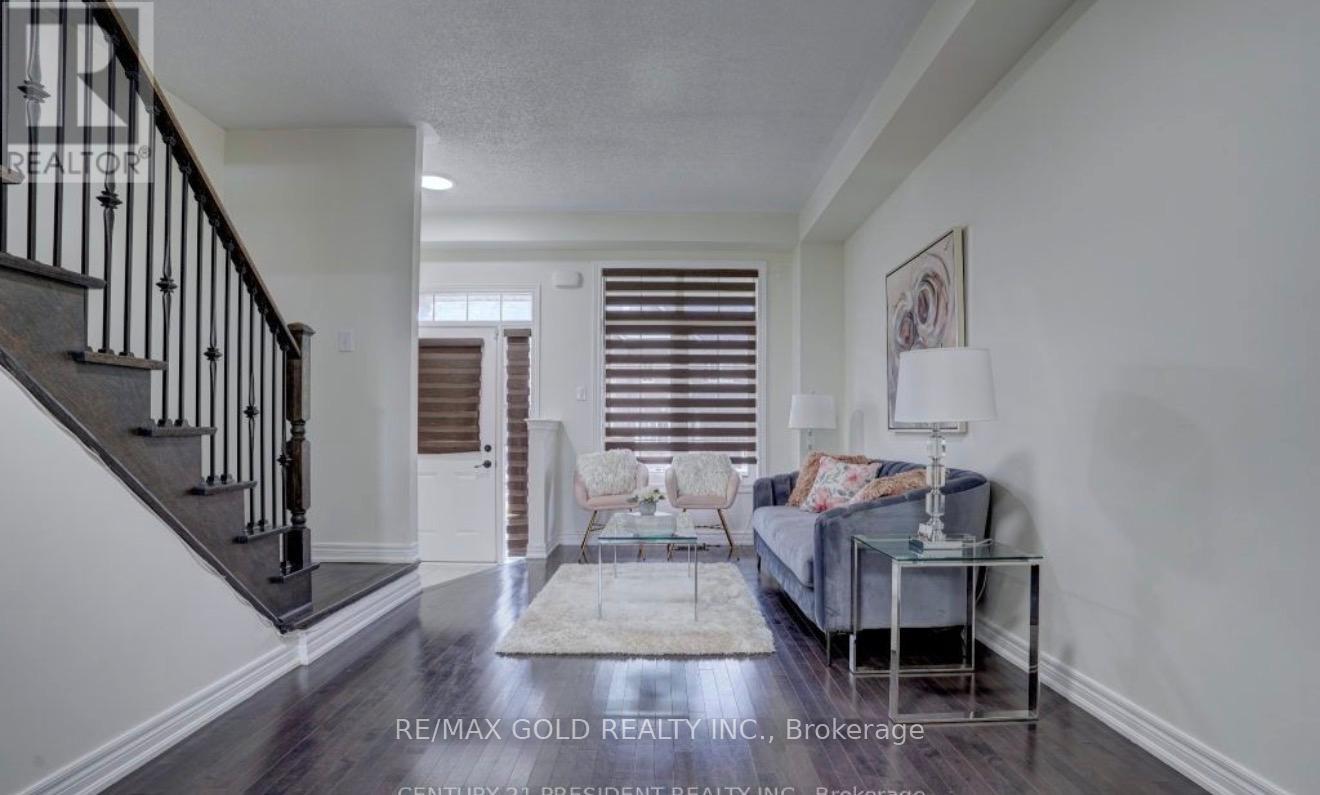 35 Saint Dennis Road, Brampton, Ontario  L6R 3W7 - Photo 7 - W13652486