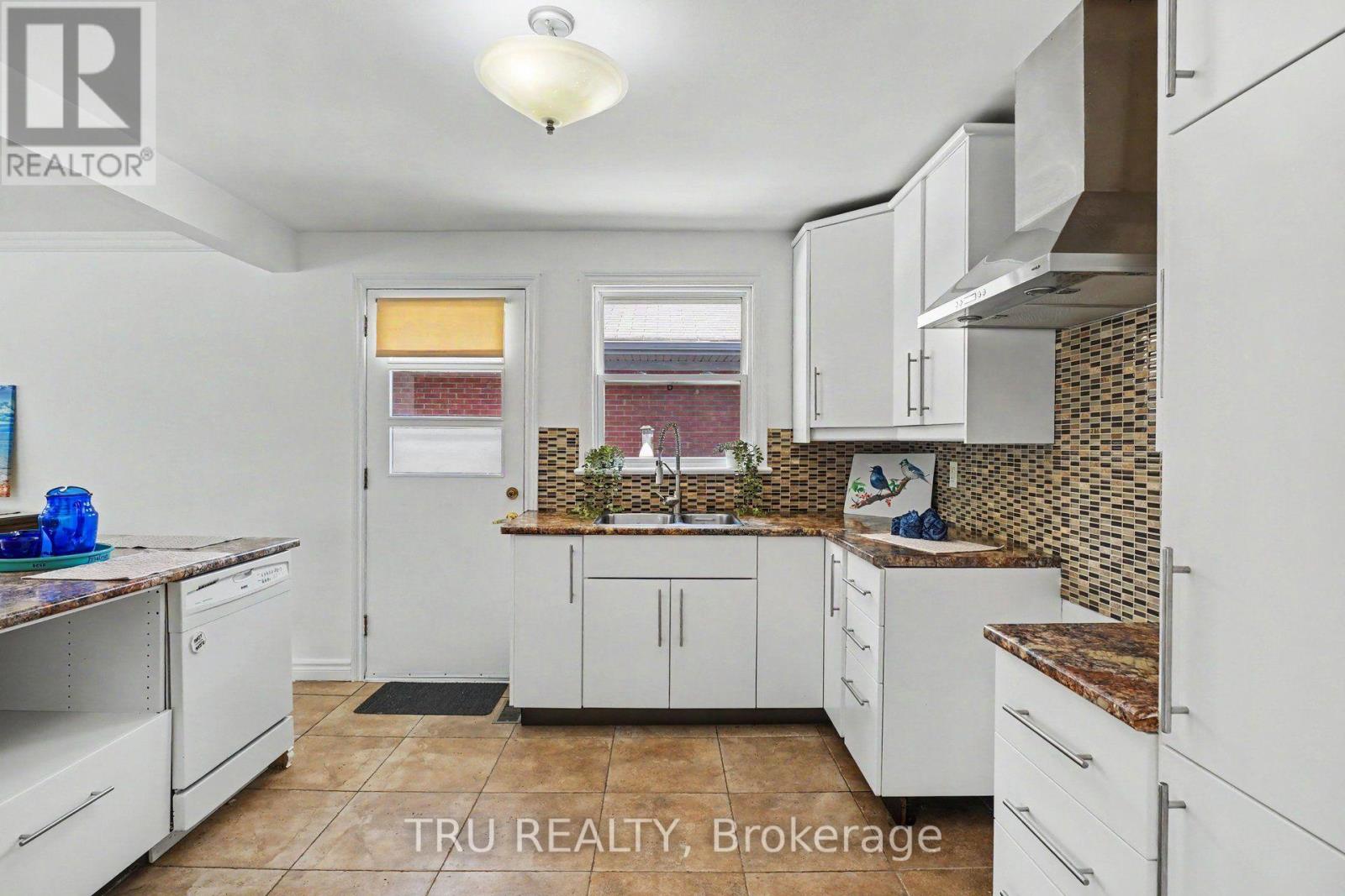 1908 Saunderson Drive, Ottawa, Ontario  K1G 2C7 - Photo 9 - X13680514