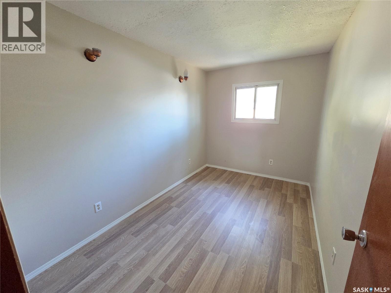 859 Cartier Avenue, Moose Jaw, Saskatchewan  S6H 1L9 - Photo 14 - SK043733