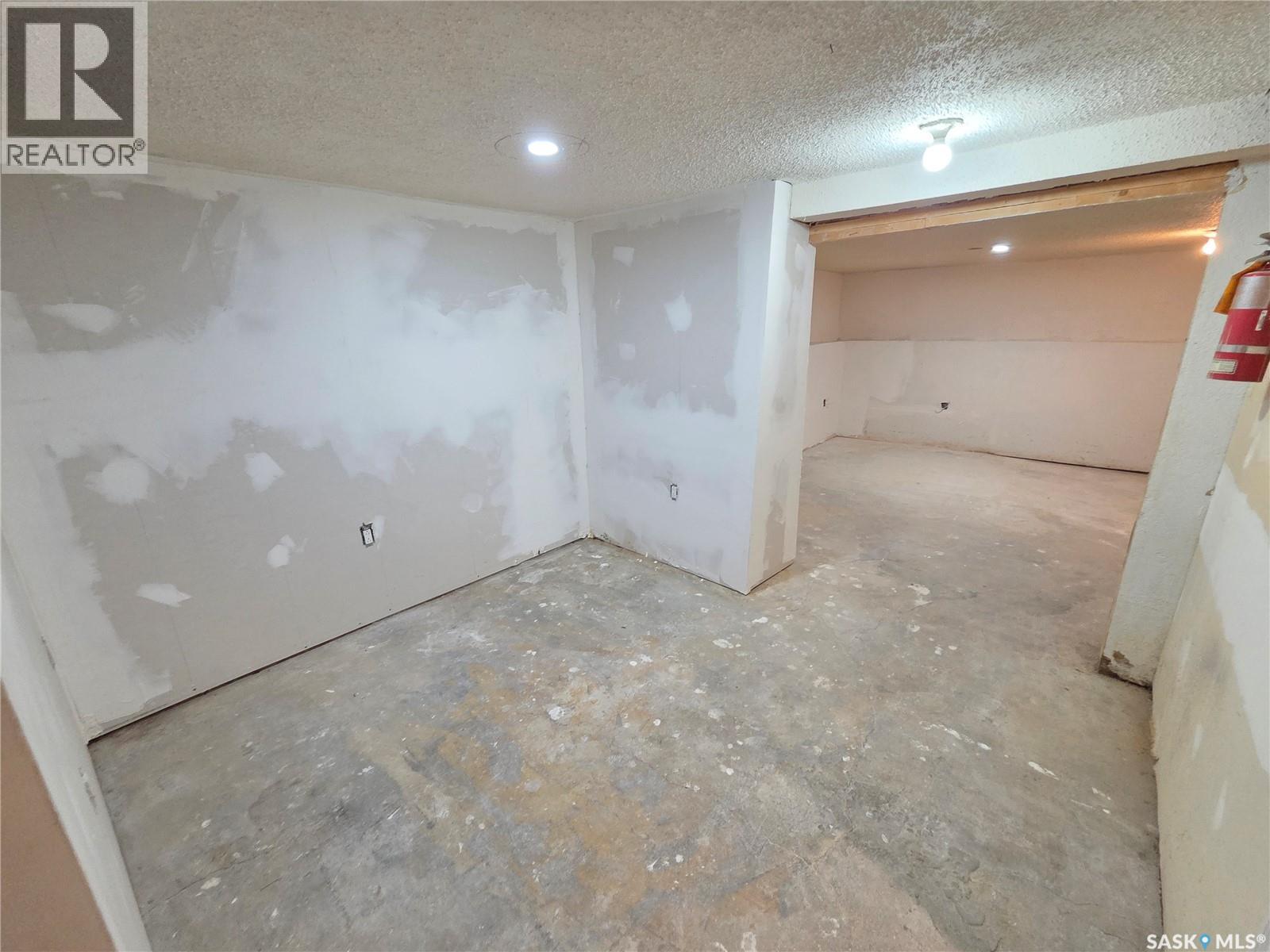 859 Cartier Avenue, Moose Jaw, Saskatchewan  S6H 1L9 - Photo 22 - SK043733