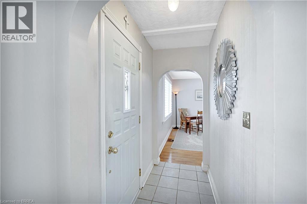 177 St George Street, Brantford, Ontario  N3R 1W1 - Photo 5 - 40828897