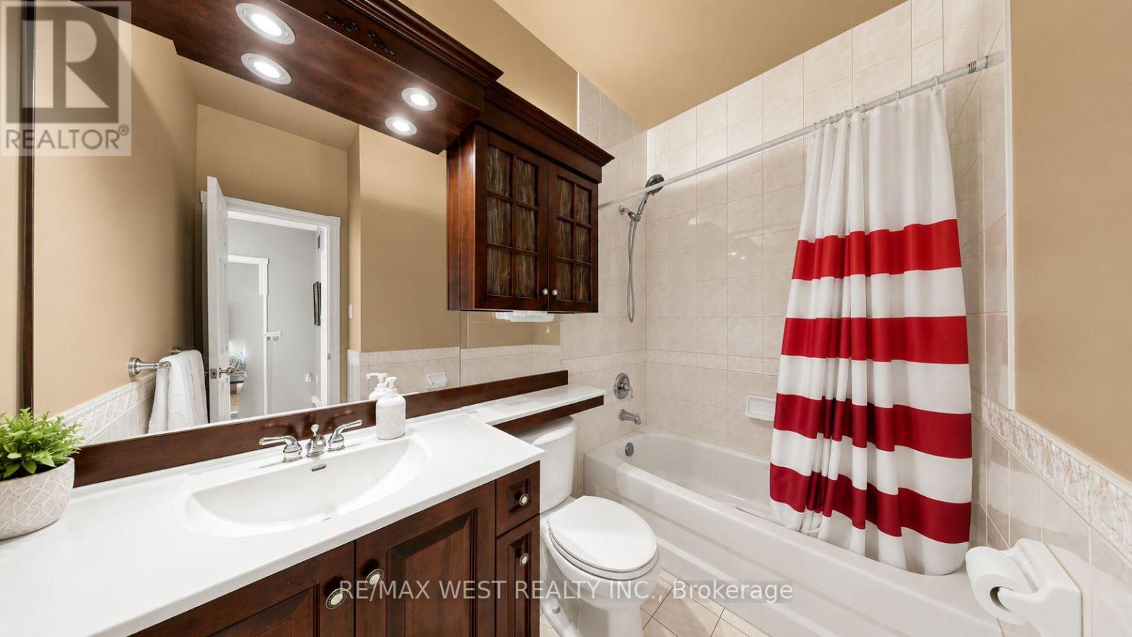 71 Gidleigh Park Crescent, Vaughan, Ontario  L4H 1J3 - Photo 21 - N13575154