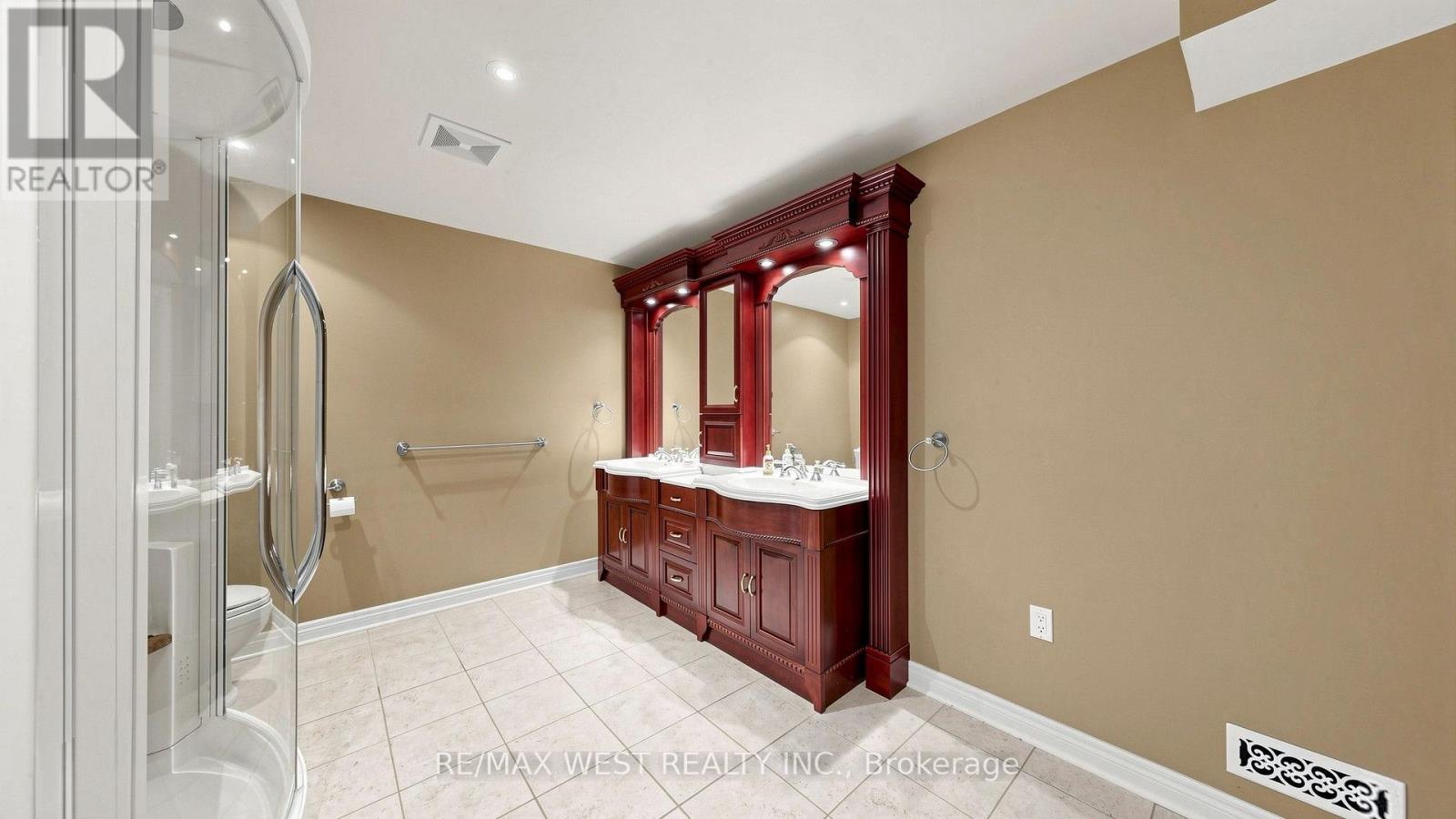 71 Gidleigh Park Crescent, Vaughan, Ontario  L4H 1J3 - Photo 42 - N13575154