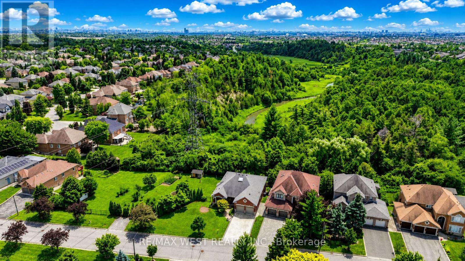 71 Gidleigh Park Crescent, Vaughan, Ontario  L4H 1J3 - Photo 47 - N13575154