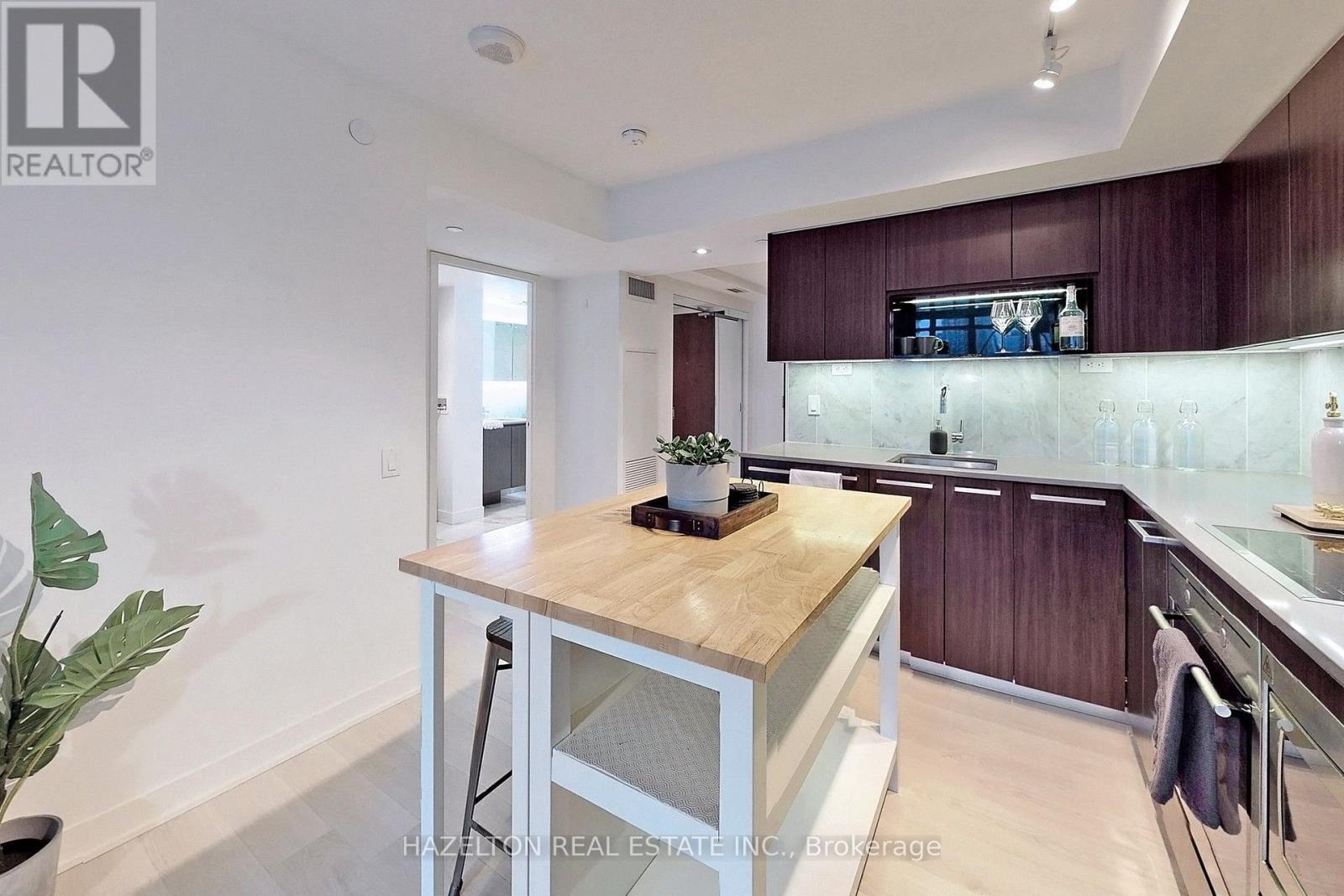 2510 - 70 Queens Wharf Road, Toronto, Ontario  M5V 0J2 - Photo 12 - C13680604