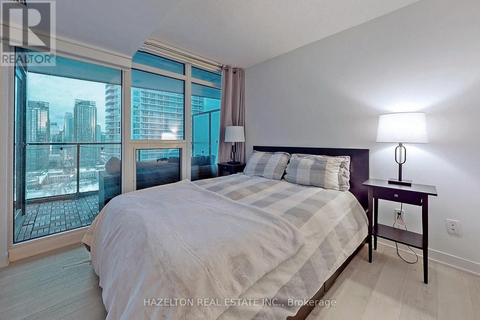 2510 - 70 Queens Wharf Road, Toronto, Ontario  M5V 0J2 - Photo 16 - C13680604