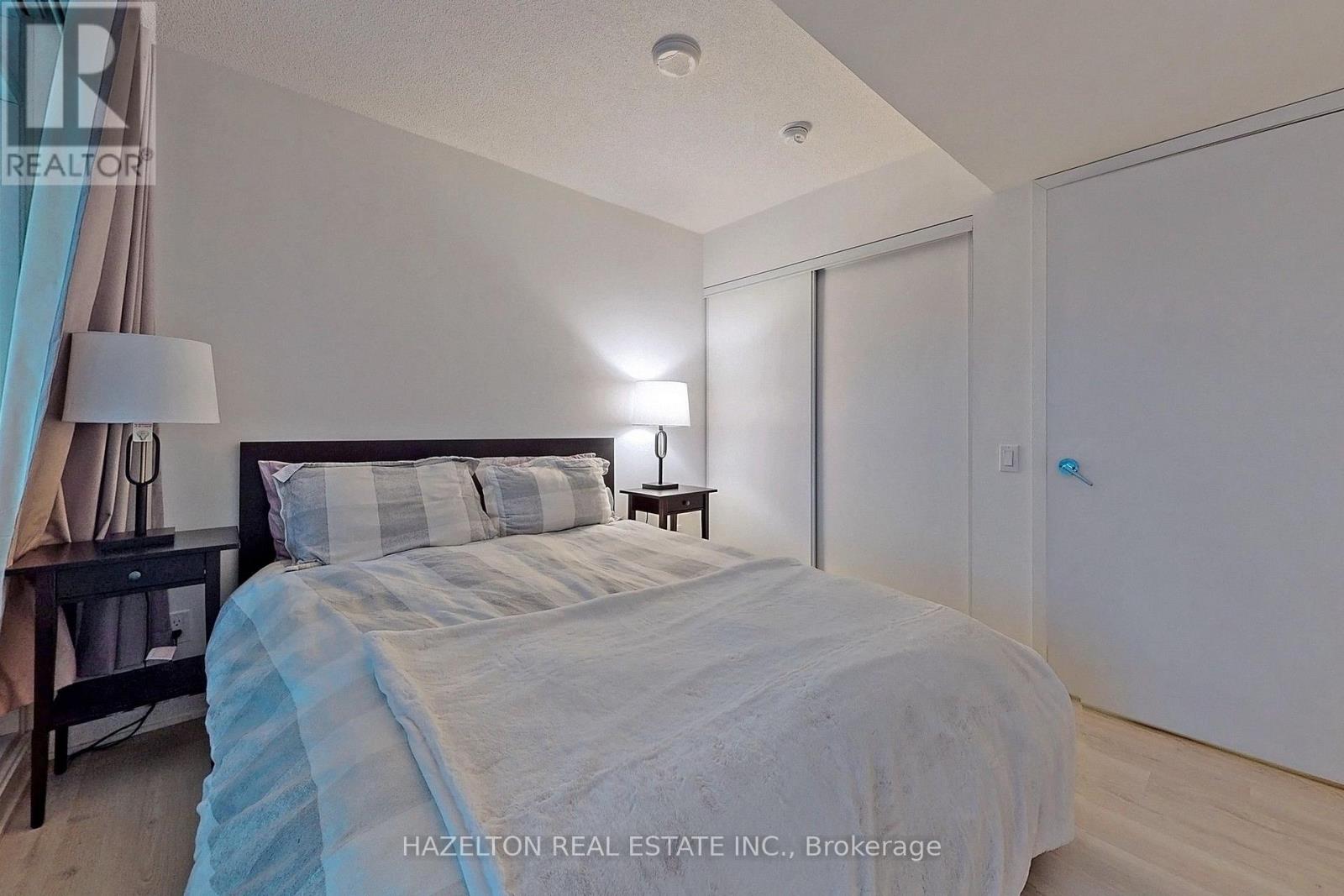 2510 - 70 Queens Wharf Road, Toronto, Ontario  M5V 0J2 - Photo 17 - C13680604