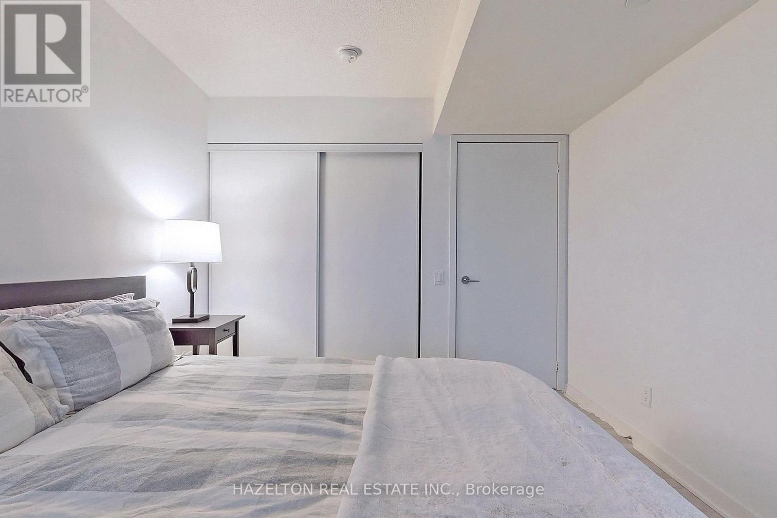 2510 - 70 Queens Wharf Road, Toronto, Ontario  M5V 0J2 - Photo 18 - C13680604