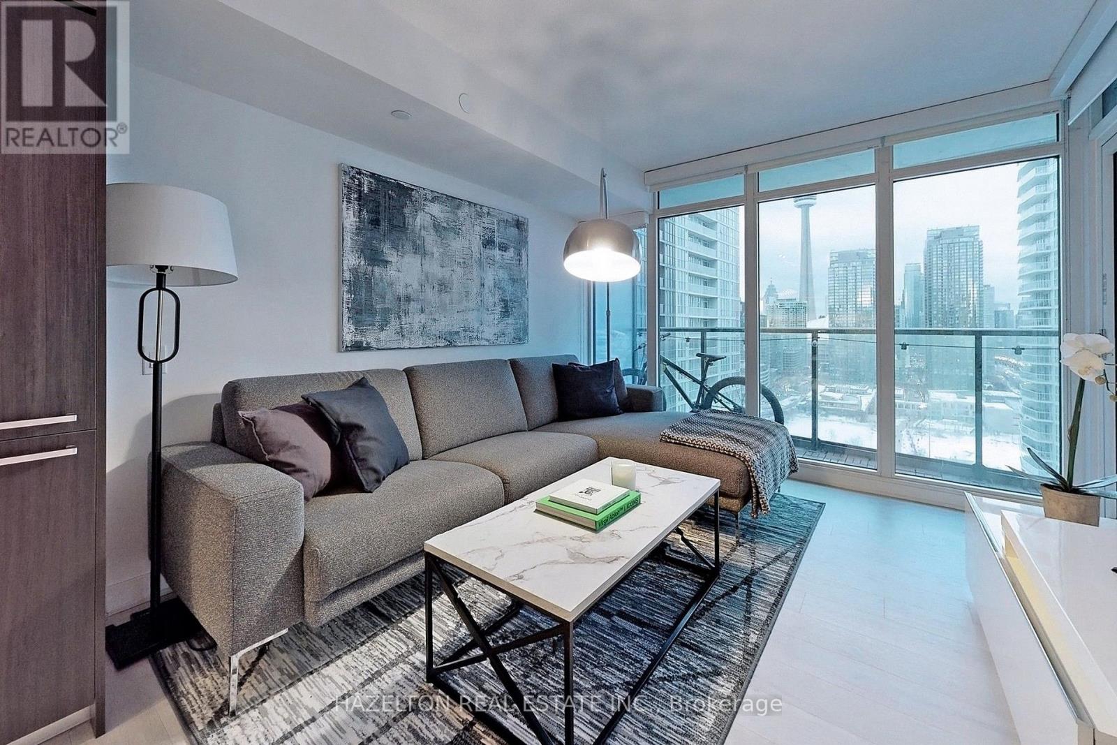 2510 - 70 Queens Wharf Road, Toronto, Ontario  M5V 0J2 - Photo 3 - C13680604