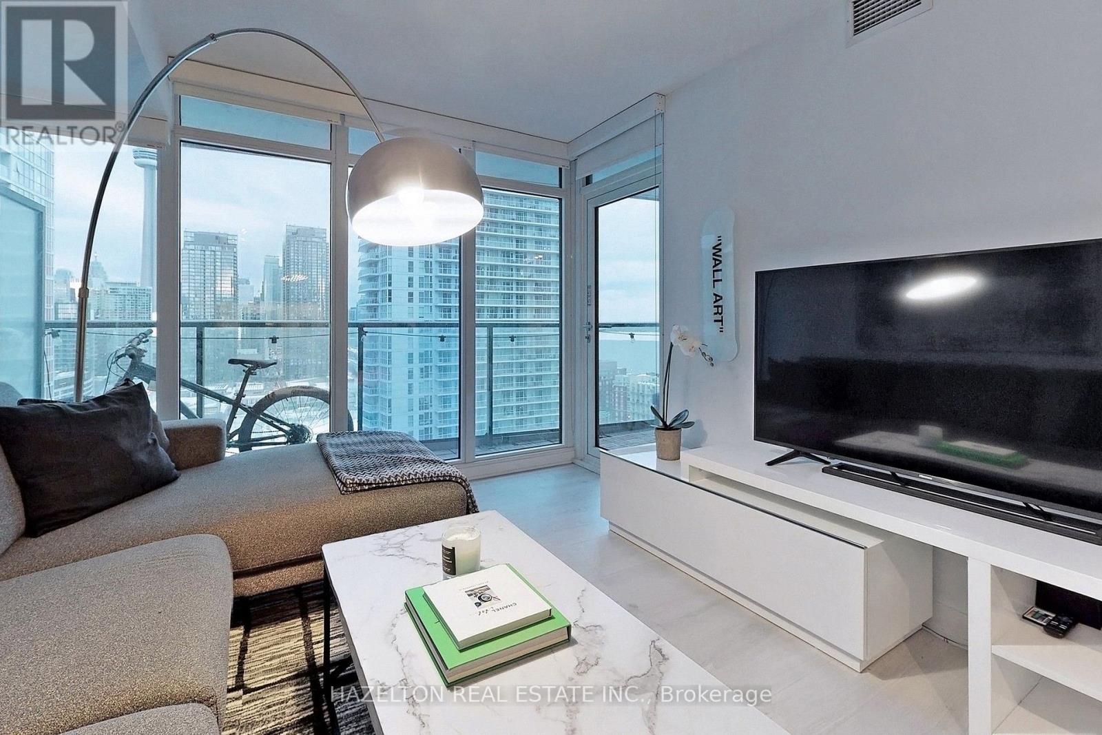 2510 - 70 Queens Wharf Road, Toronto, Ontario  M5V 0J2 - Photo 6 - C13680604