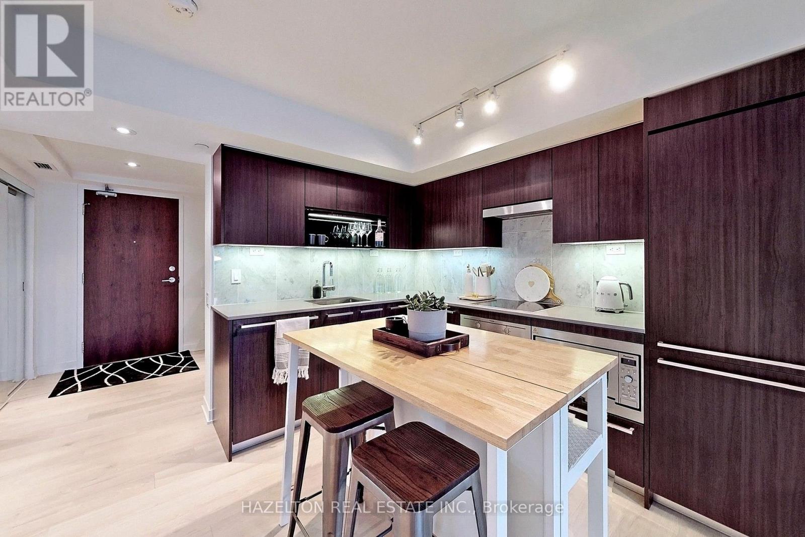 2510 - 70 Queens Wharf Road, Toronto, Ontario  M5V 0J2 - Photo 9 - C13680604