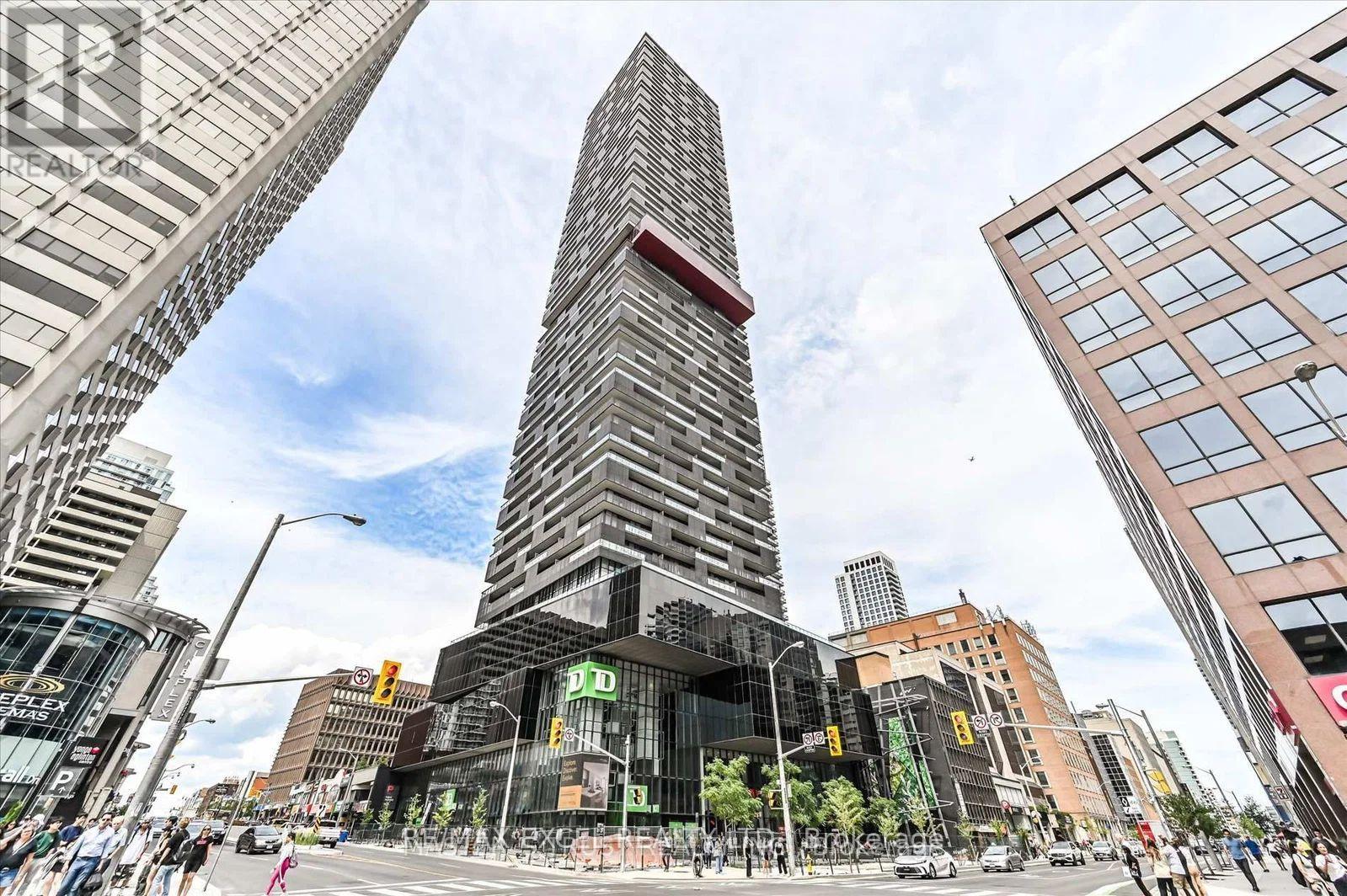 2707 - 8 EGLINTON AVENUE E, Toronto, Ontario