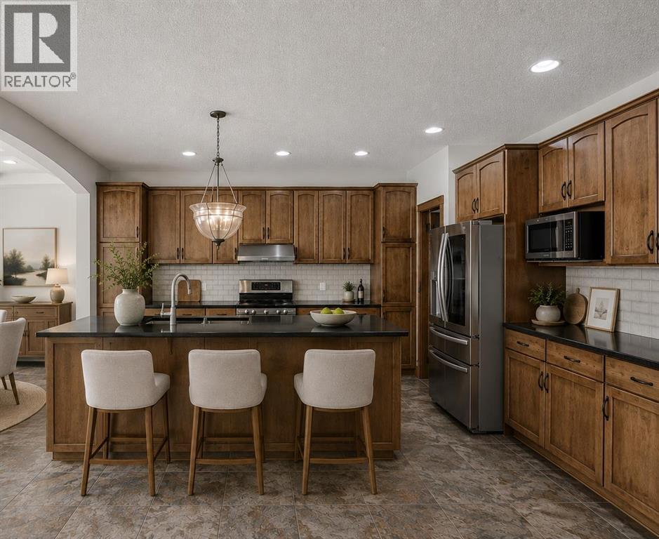 204 Eversyde Mews SW, Calgary, Alberta  T2Y 5A4 - Photo 3 - A2337730