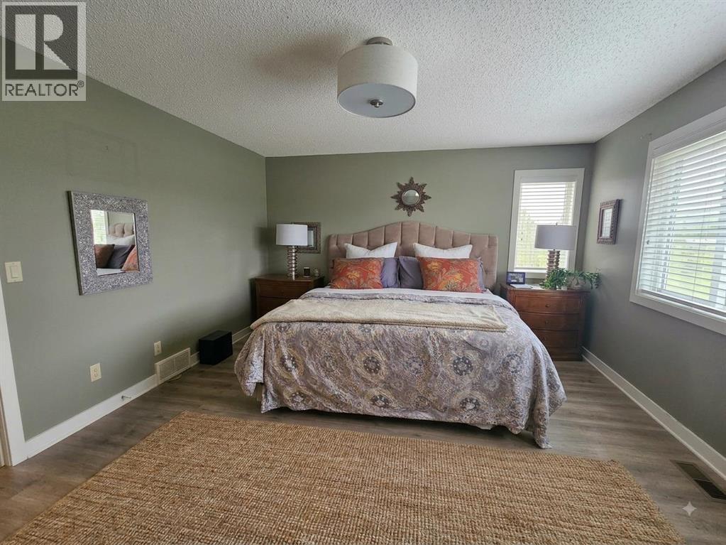204 Eversyde Mews SW, Calgary, Alberta  T2Y 5A4 - Photo 10 - A2337730