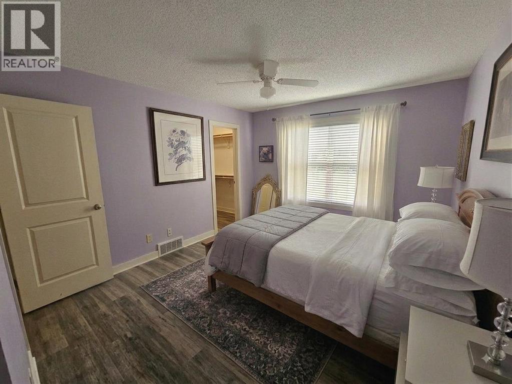 204 Eversyde Mews SW, Calgary, Alberta  T2Y 5A4 - Photo 13 - A2337730