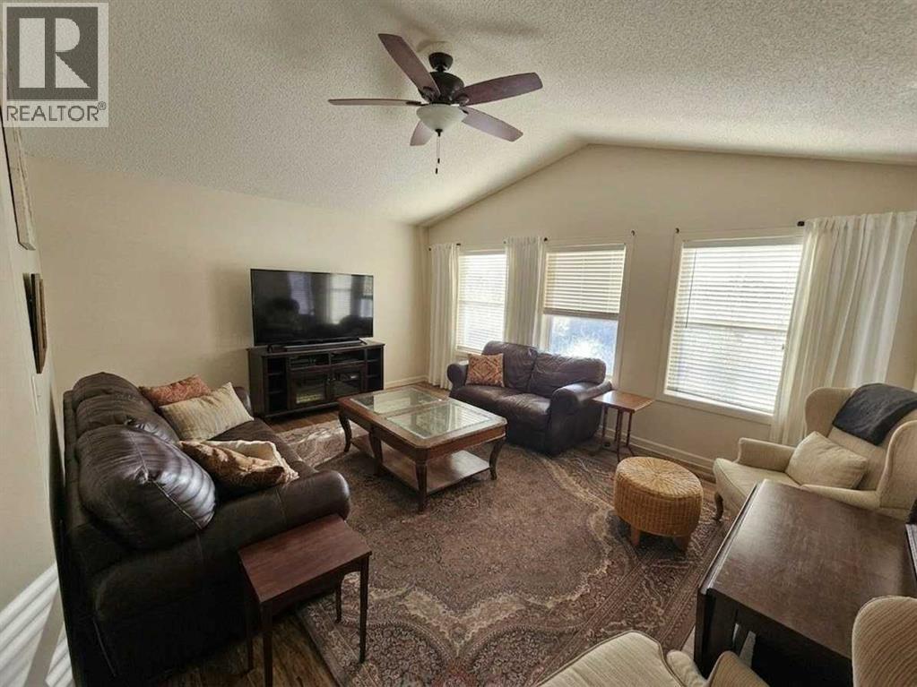 204 Eversyde Mews SW, Calgary, Alberta  T2Y 5A4 - Photo 8 - A2337730