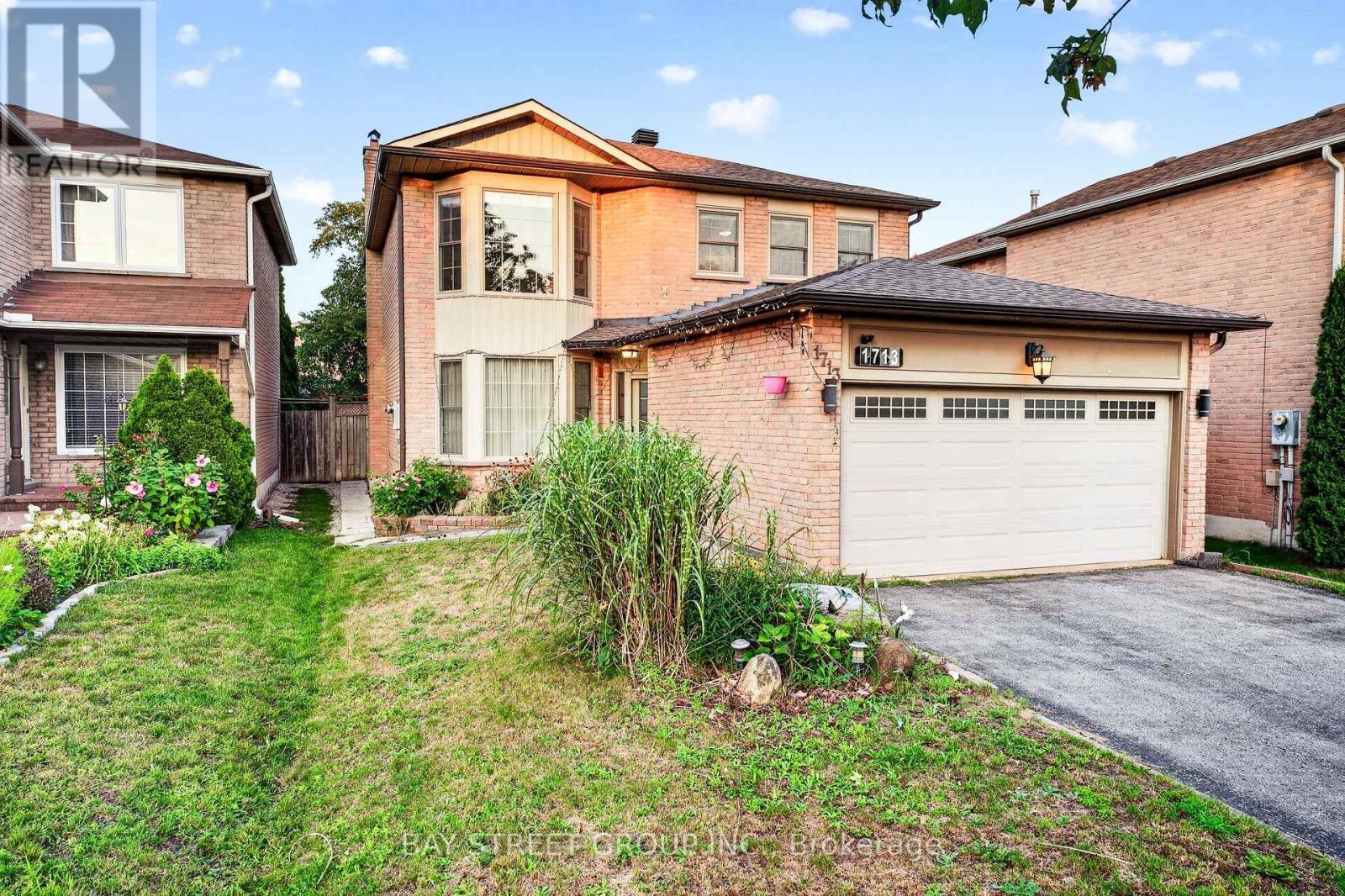 1713 Kirkwood Lane, Pickering, Ontario  L1V 4W8 - Photo 3 - E13680592