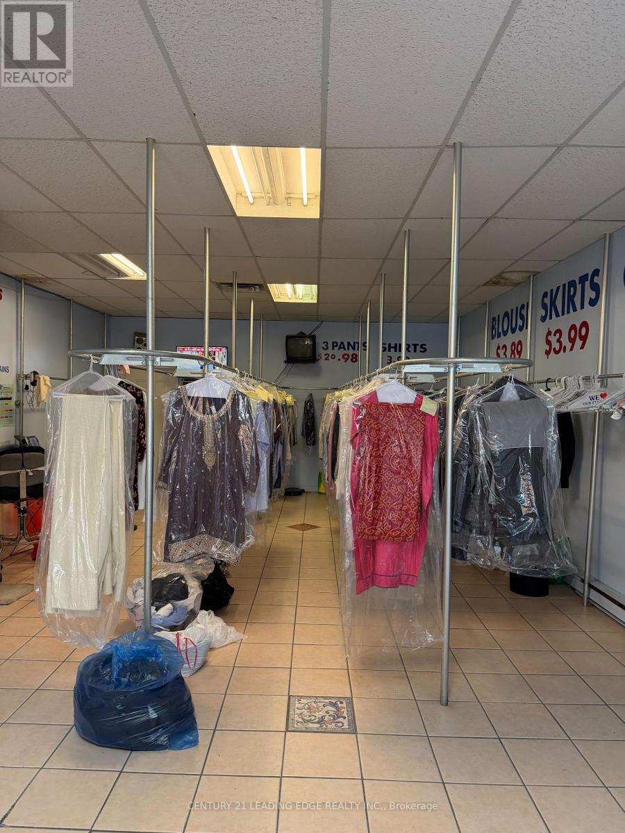 346 Main Street N, Markham, Ontario  L3P 1Z1 - Photo 3 - N13680612