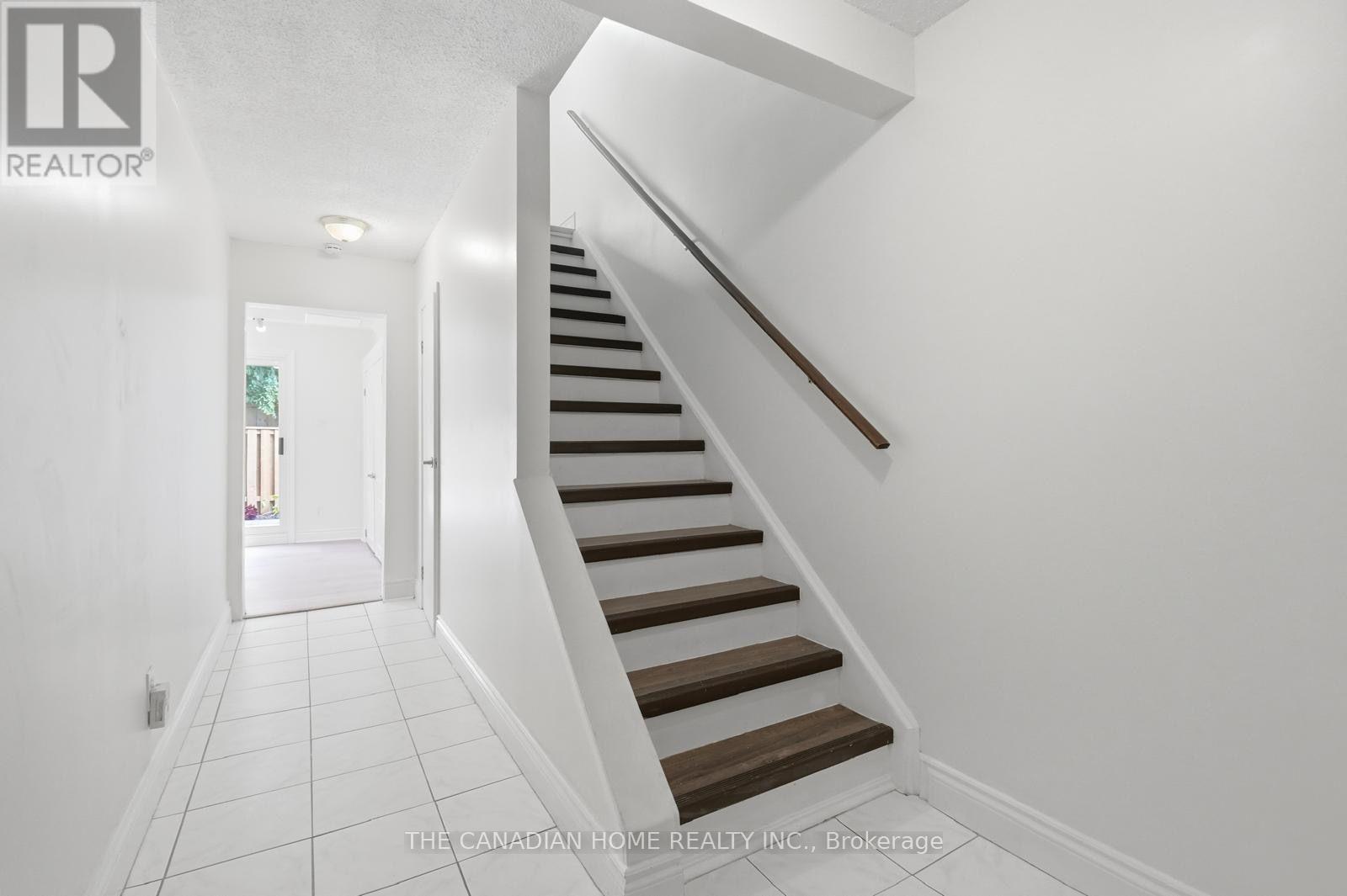 25 - 985 Limeridge Road, Hamilton, Ontario  L8W 1X9 - Photo 5 - X13680590