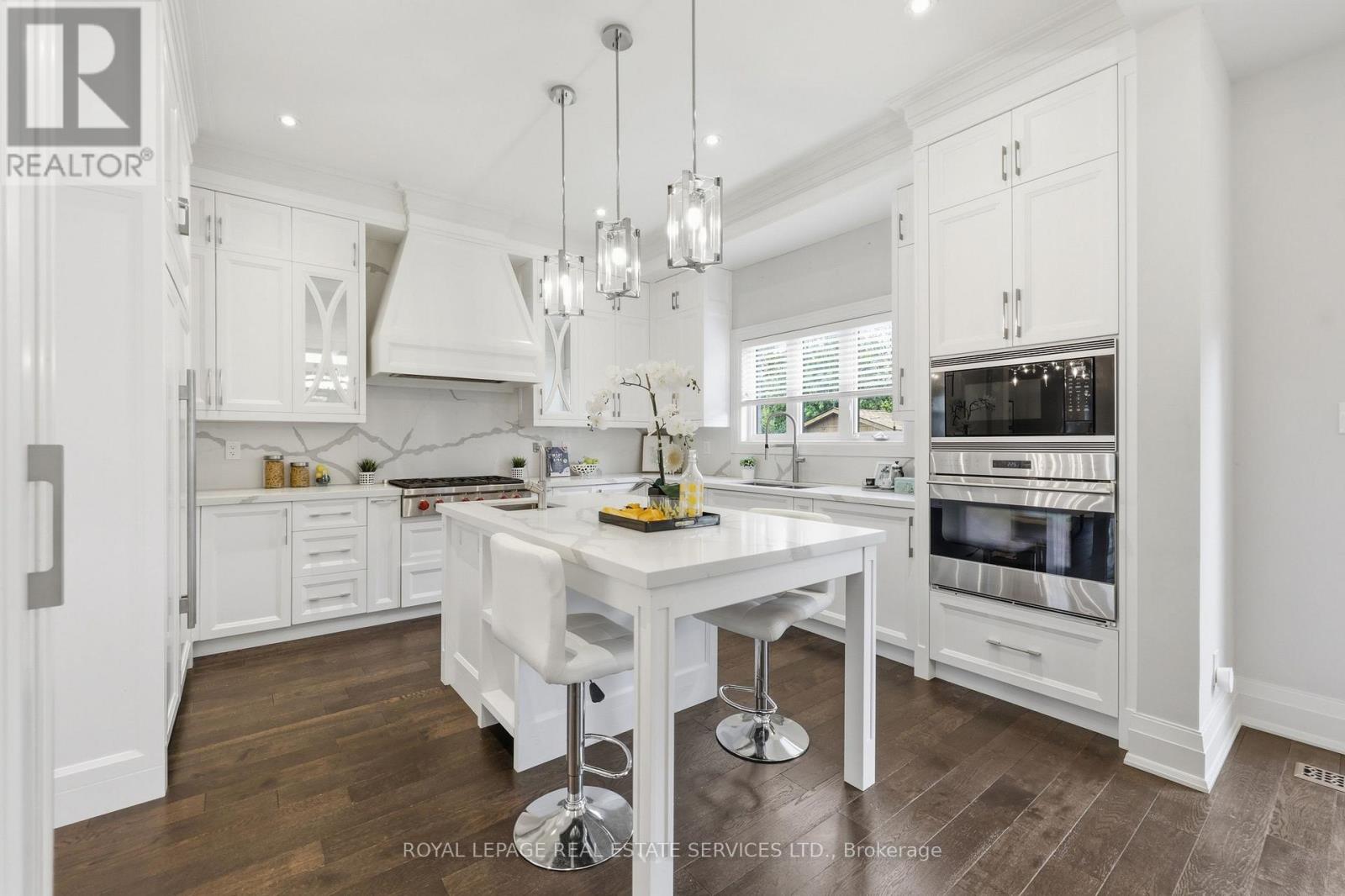 584 Weynway Court, Oakville, Ontario  L6L 4G7 - Photo 15 - W13666716