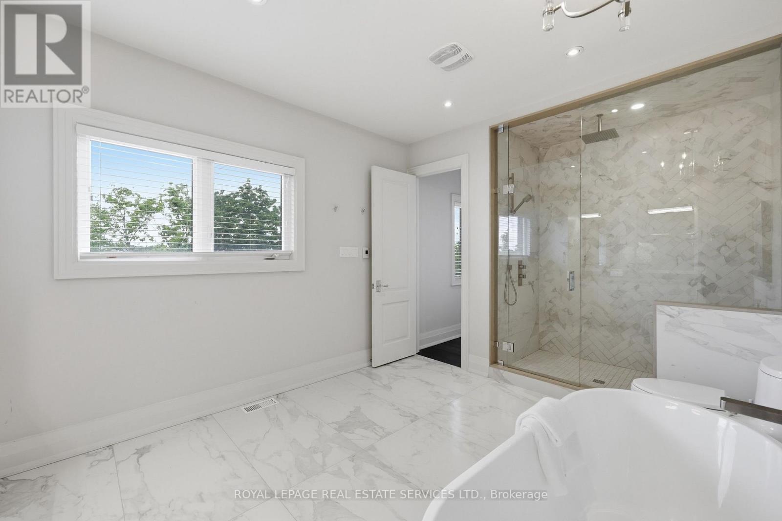 584 Weynway Court, Oakville, Ontario  L6L 4G7 - Photo 23 - W13666716