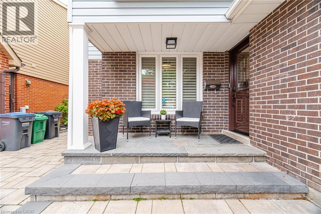 6298 Starfield Crescent, Mississauga, Ontario  L5N 1X4 - Photo 4 - 40855479