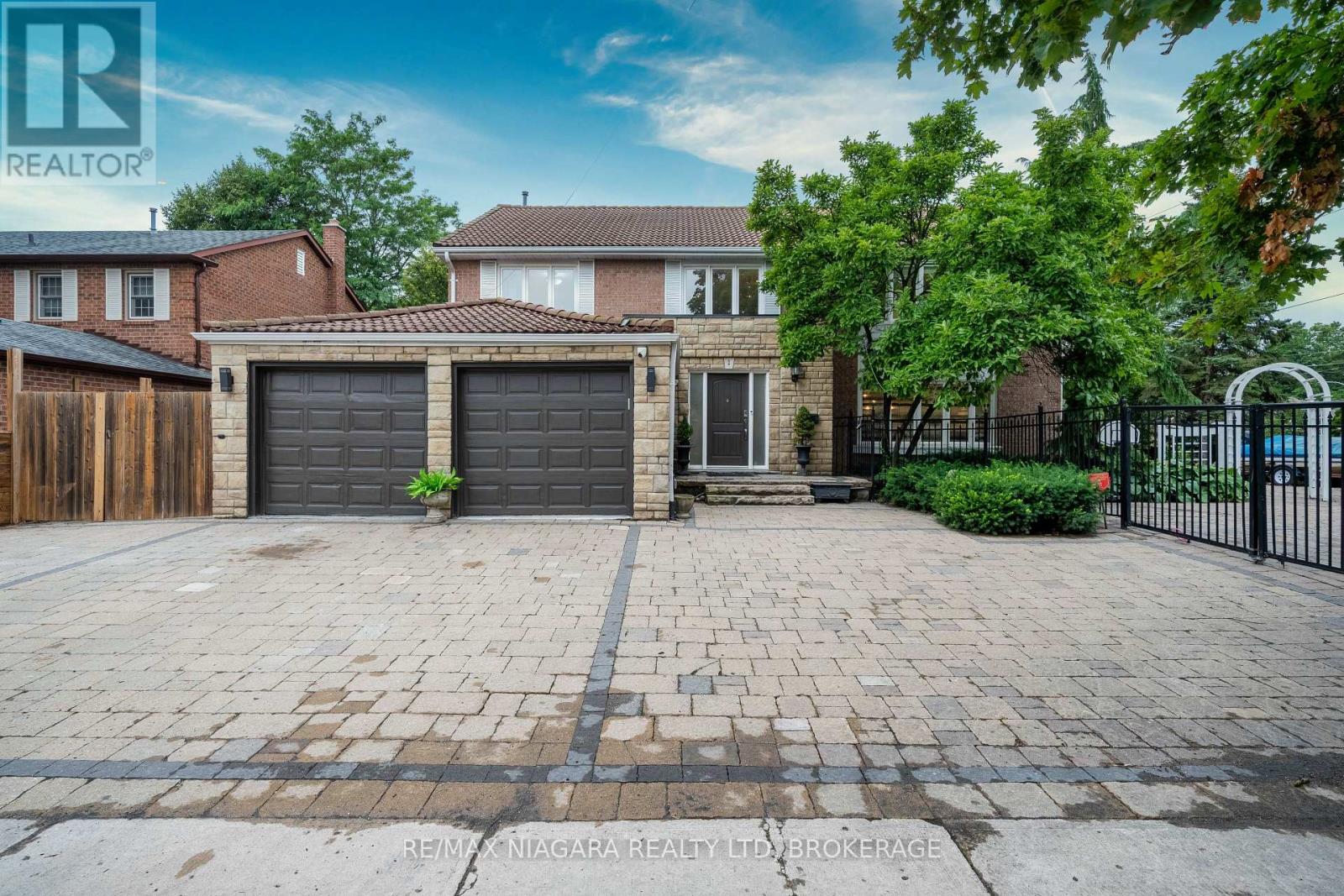 2 AITKEN CIRCLE, Markham, Ontario