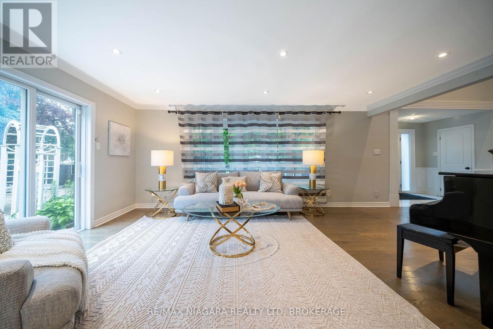2 Aitken Circle, Markham, Ontario  L3R 7K6 - Photo 10 - N13680650