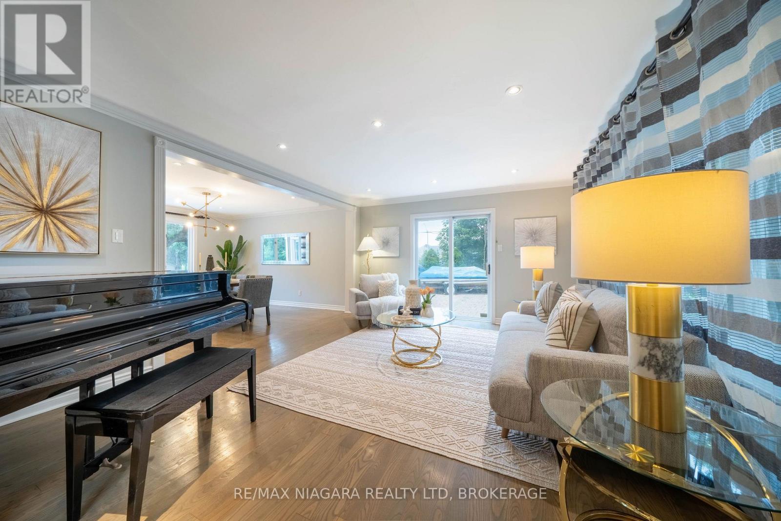 2 Aitken Circle, Markham, Ontario  L3R 7K6 - Photo 9 - N13680650