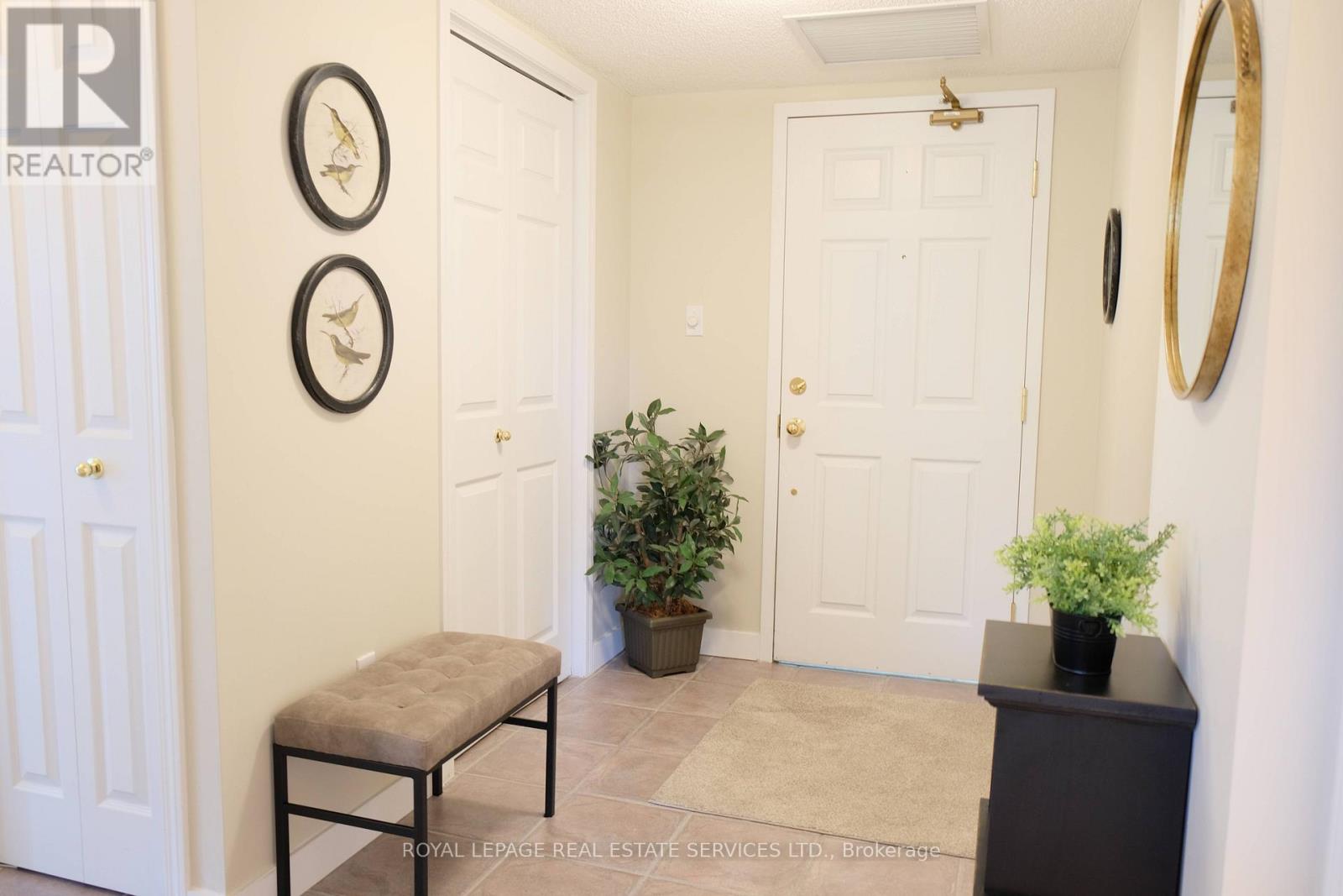 402 - 216c Plains Road West Road W, Burlington, Ontario  L7T 4L1 - Photo 3 - W13504992