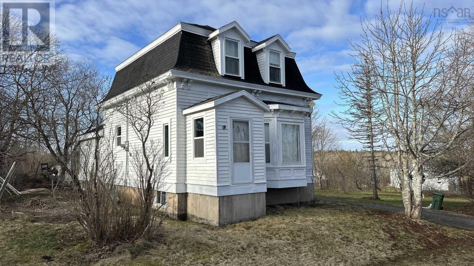 14 High Street, Londonderry, Nova Scotia  B0M 1M0 - Photo 1 - 202604375