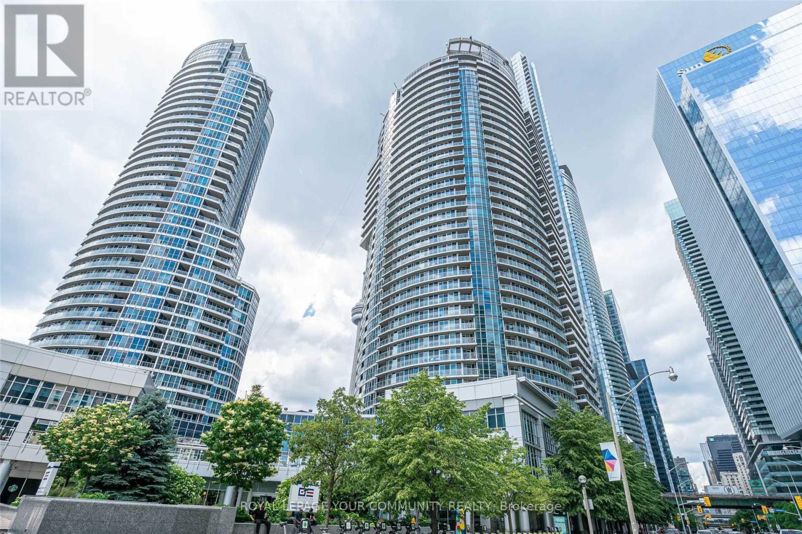 2206 - 8 YORK STREET, Toronto, Ontario
