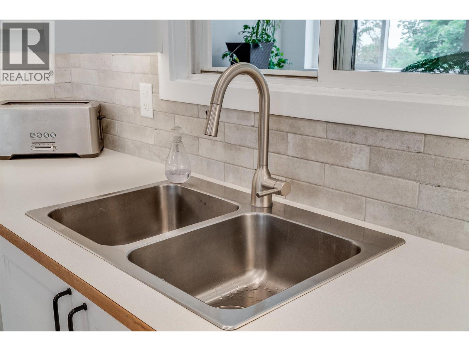 605 Seventh Street, Nelson, British Columbia  V1L 2Z8 - Photo 47 - 10397717