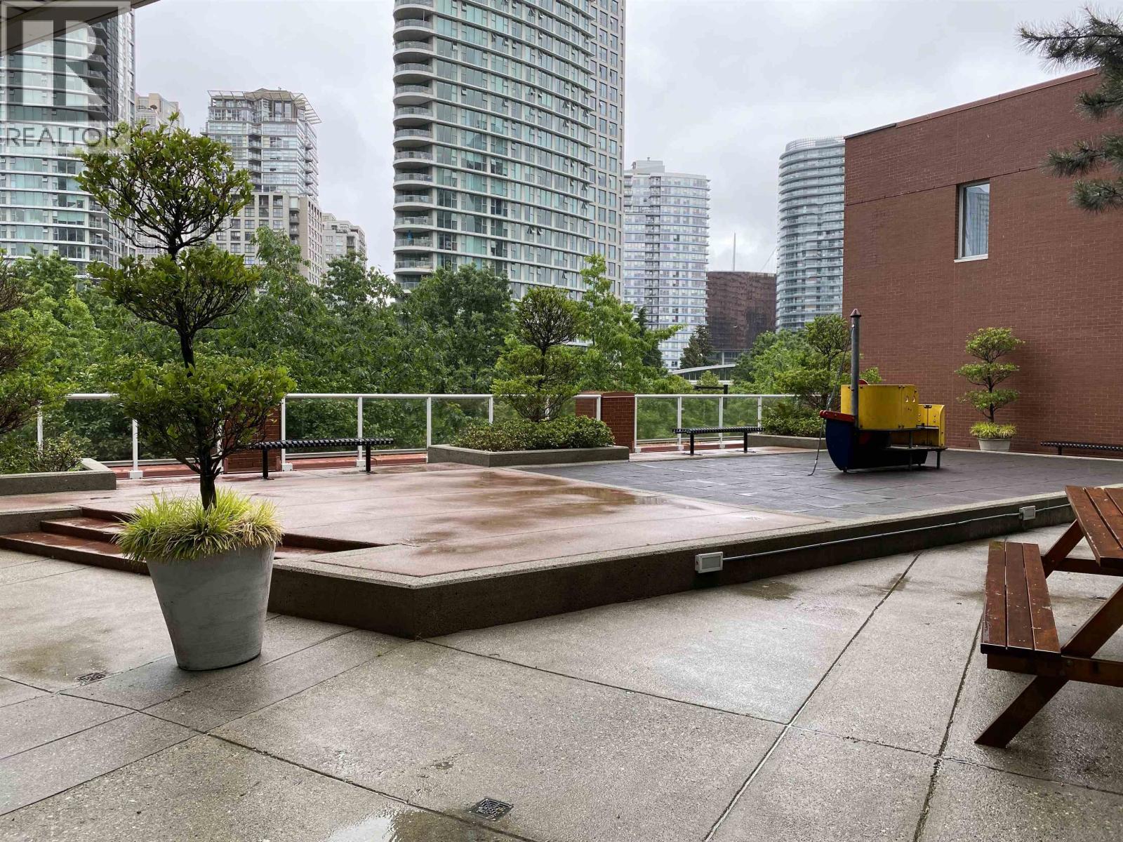 1505 193 Aquarius Mews, Vancouver, British Columbia  V6Z 2Z2 - Photo 5 - R3156134
