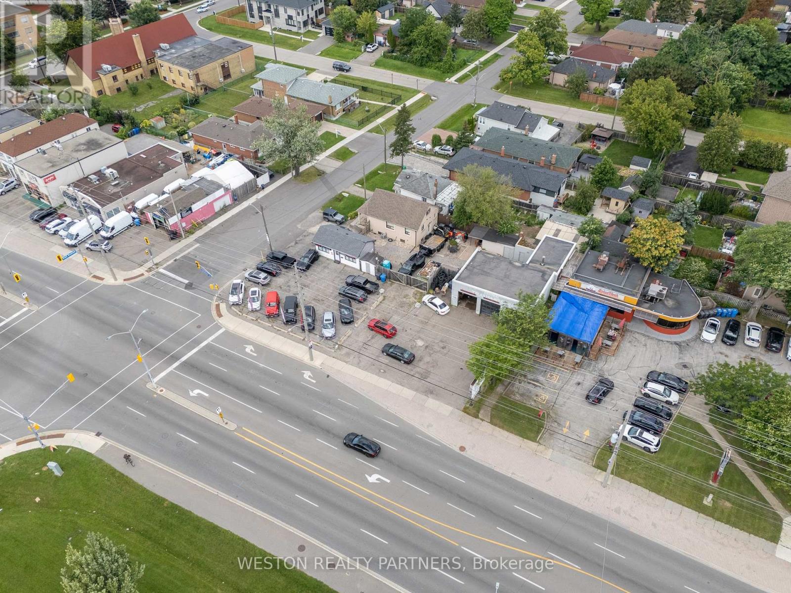 825-827 Lakeshore Road E, Mississauga, Ontario L5E 1C9 - Photo 11 - W13680632