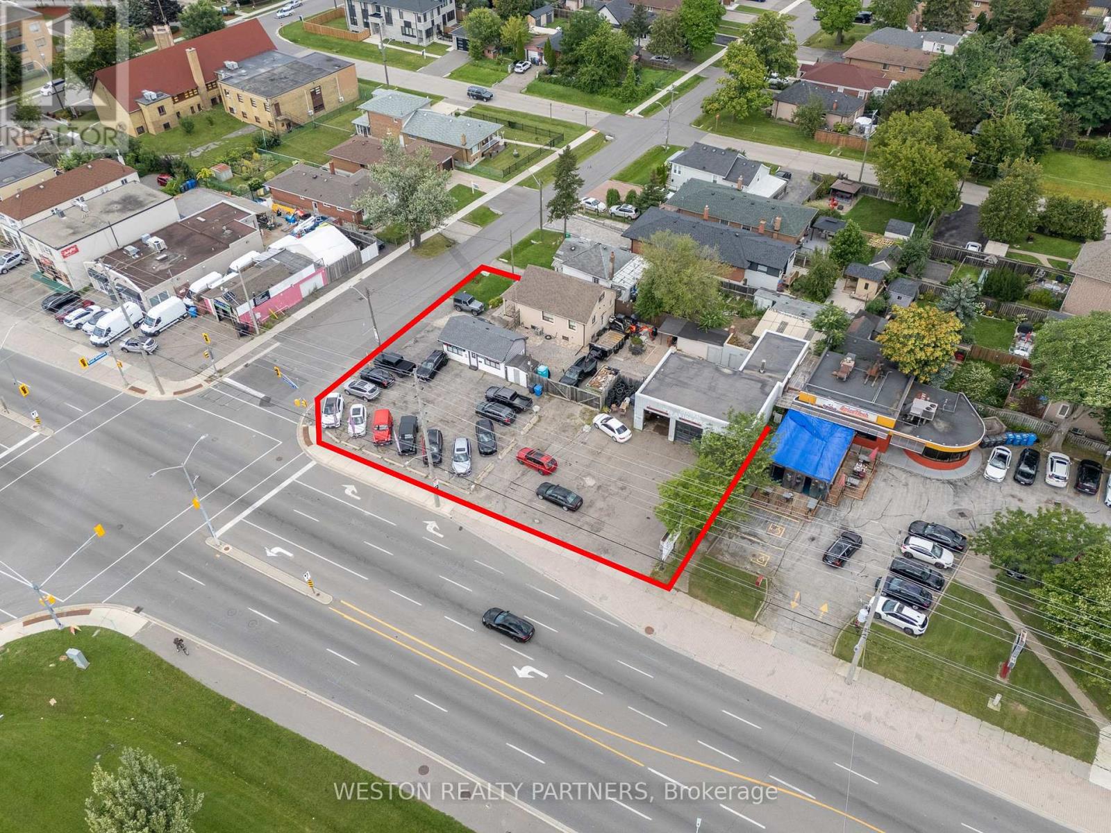 825-827 Lakeshore Road E, Mississauga, Ontario L5E 1C9 - Photo 12 - W13680632