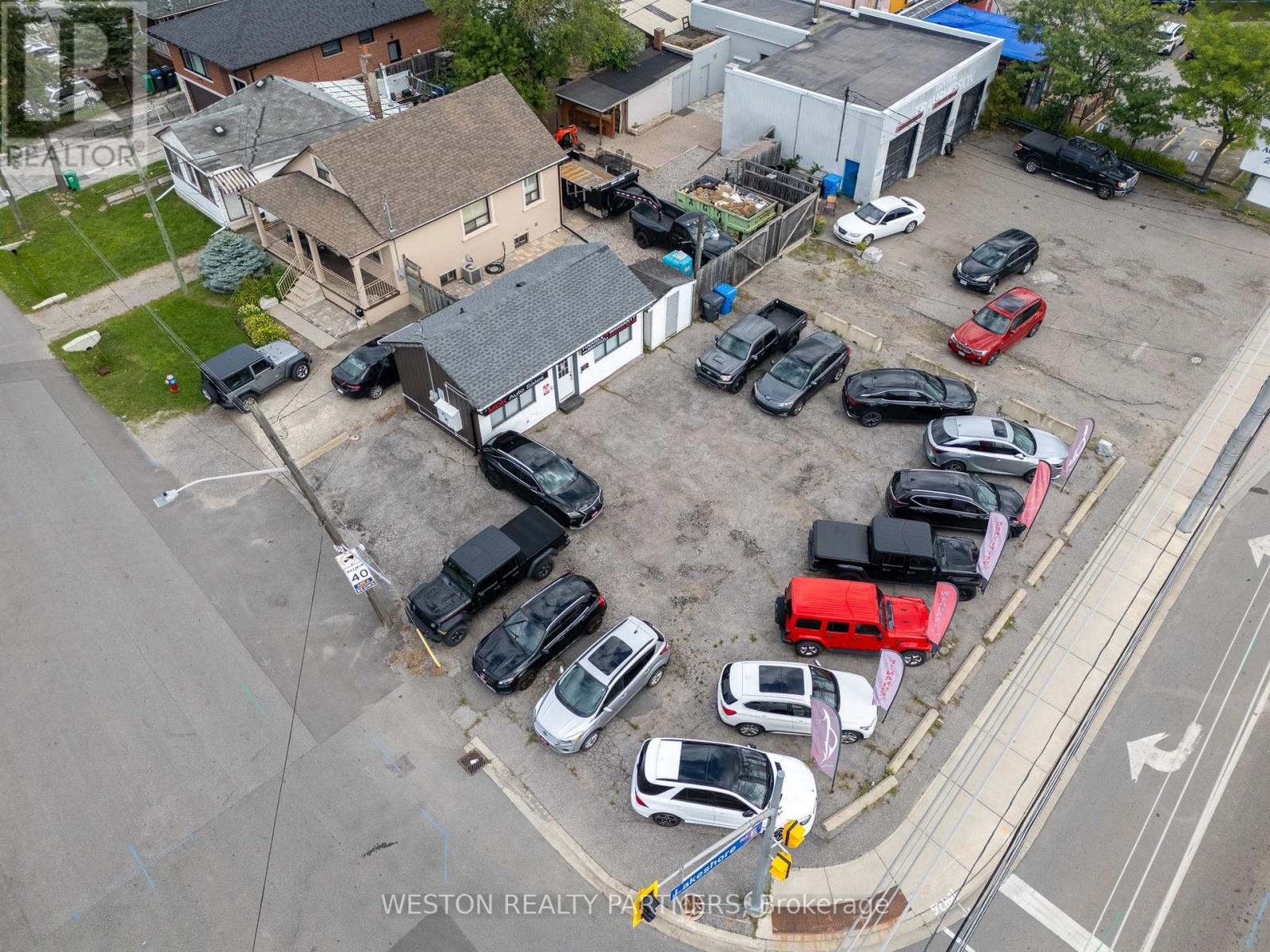 825-827 Lakeshore Road E, Mississauga, Ontario L5E 1C9 - Photo 14 - W13680632
