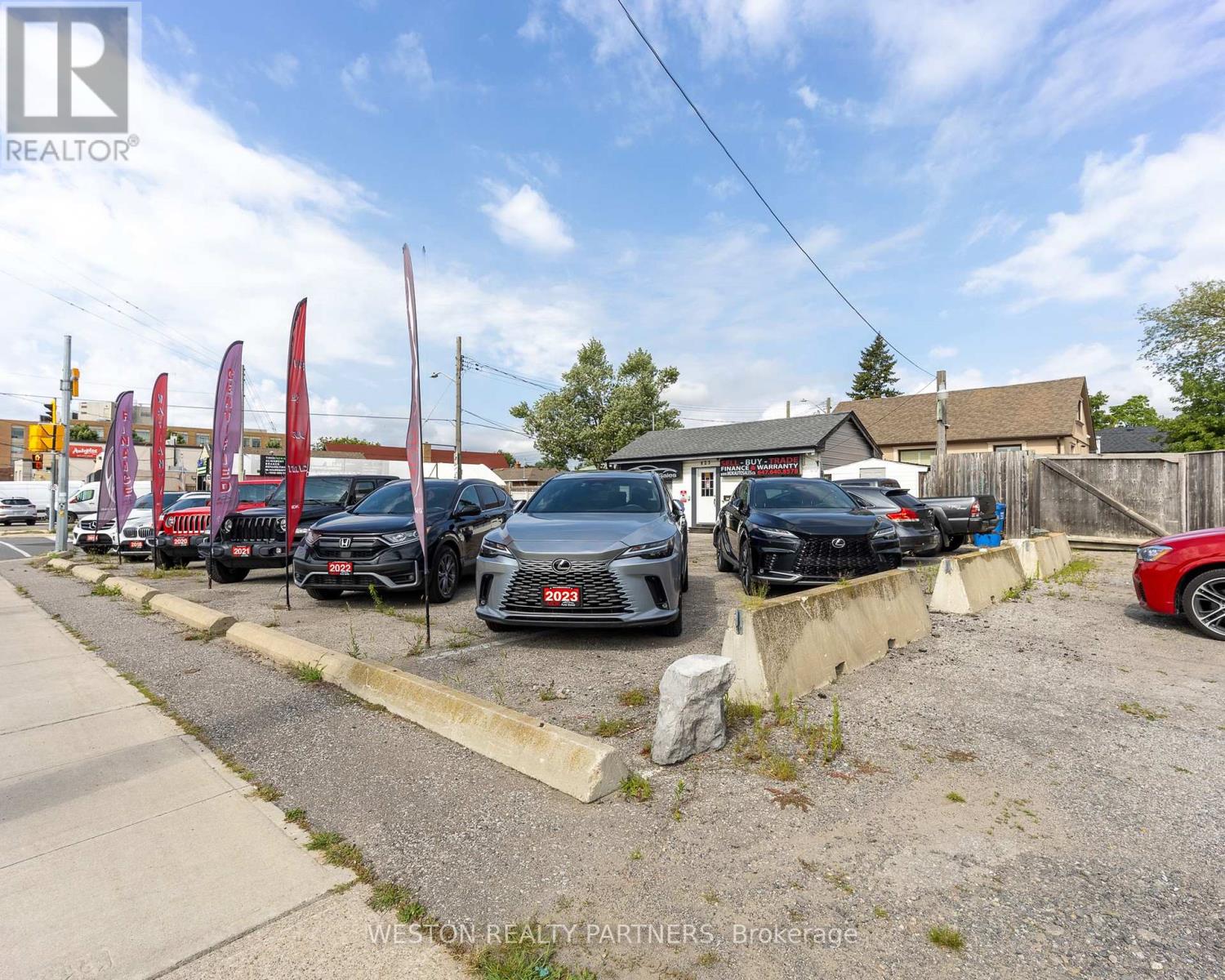 825-827 Lakeshore Road E, Mississauga, Ontario L5E 1C9 - Photo 19 - W13680632