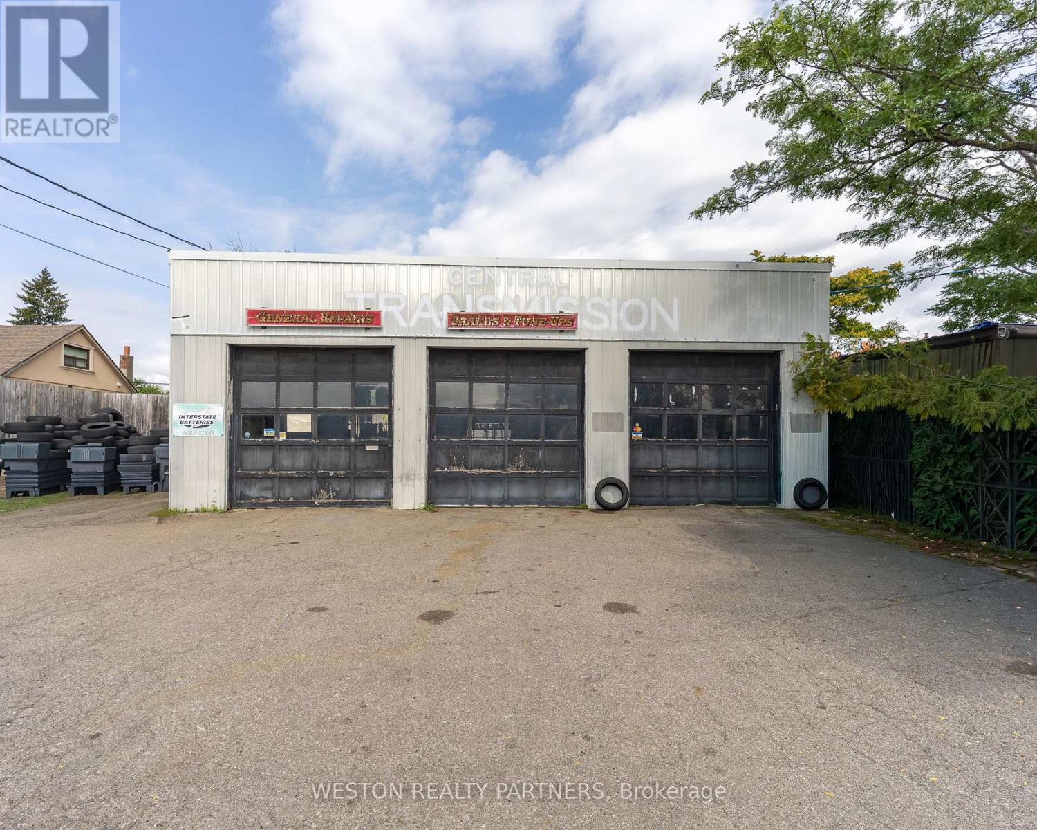 825-827 Lakeshore Road E, Mississauga, Ontario L5E 1C9 - Photo 23 - W13680632