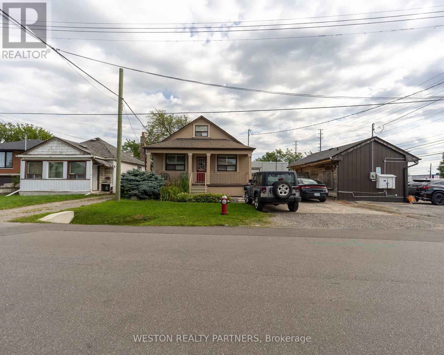 825-827 Lakeshore Road E, Mississauga, Ontario L5E 1C9 - Photo 26 - W13680632