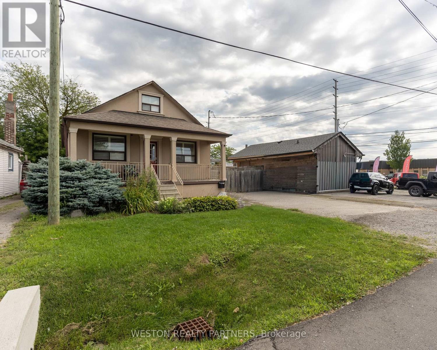 825-827 Lakeshore Road E, Mississauga, Ontario L5E 1C9 - Photo 27 - W13680632