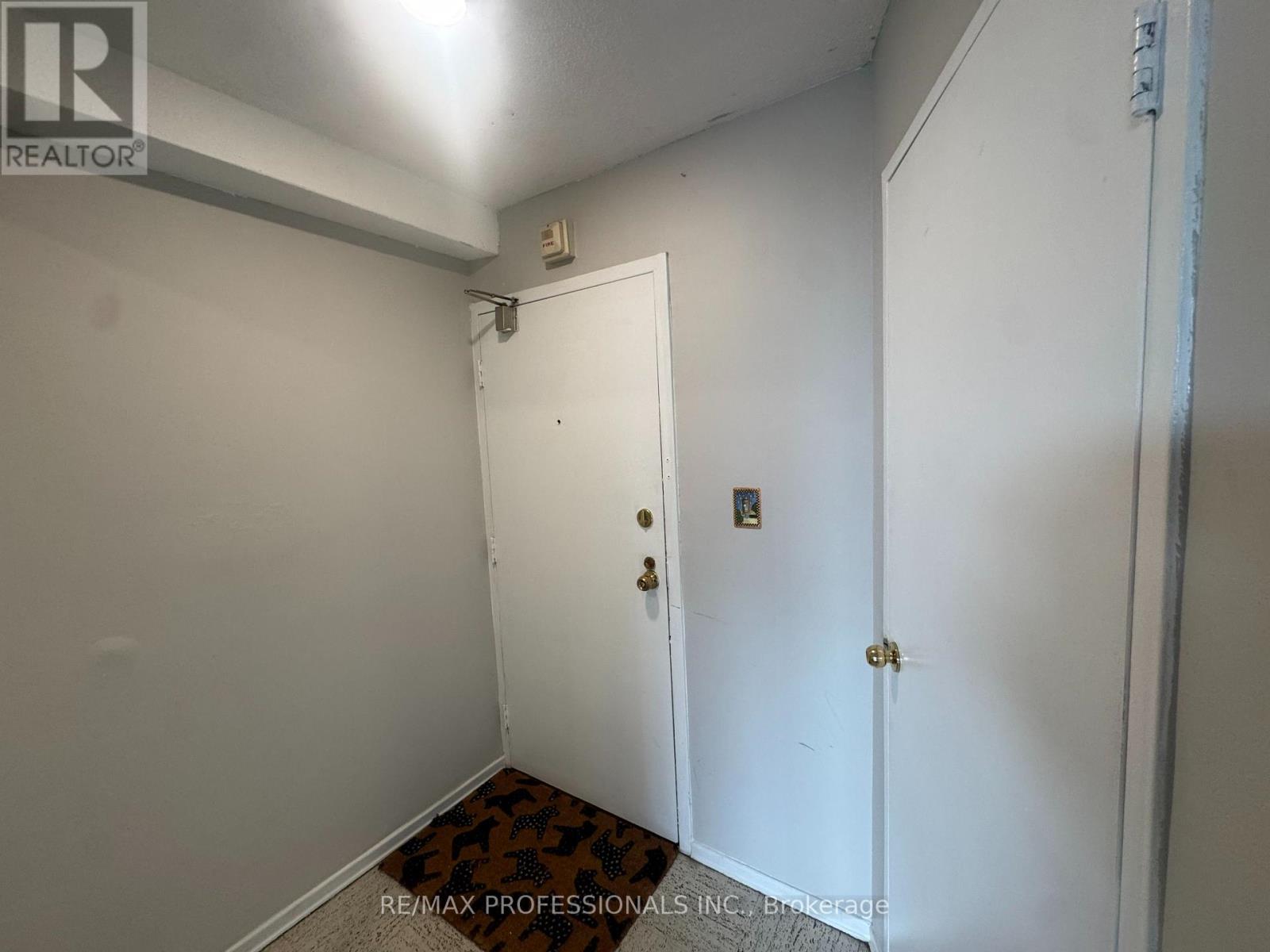 602 - 11 WINCOTT DRIVE, Toronto, Ontario