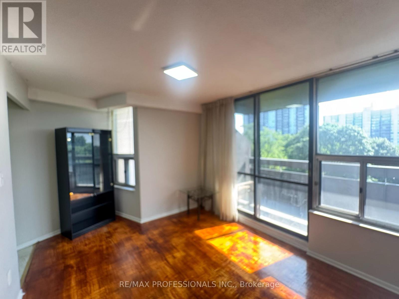 602 - 11 Wincott Drive, Toronto, Ontario  M9R 2R9 - Photo 6 - W13428182